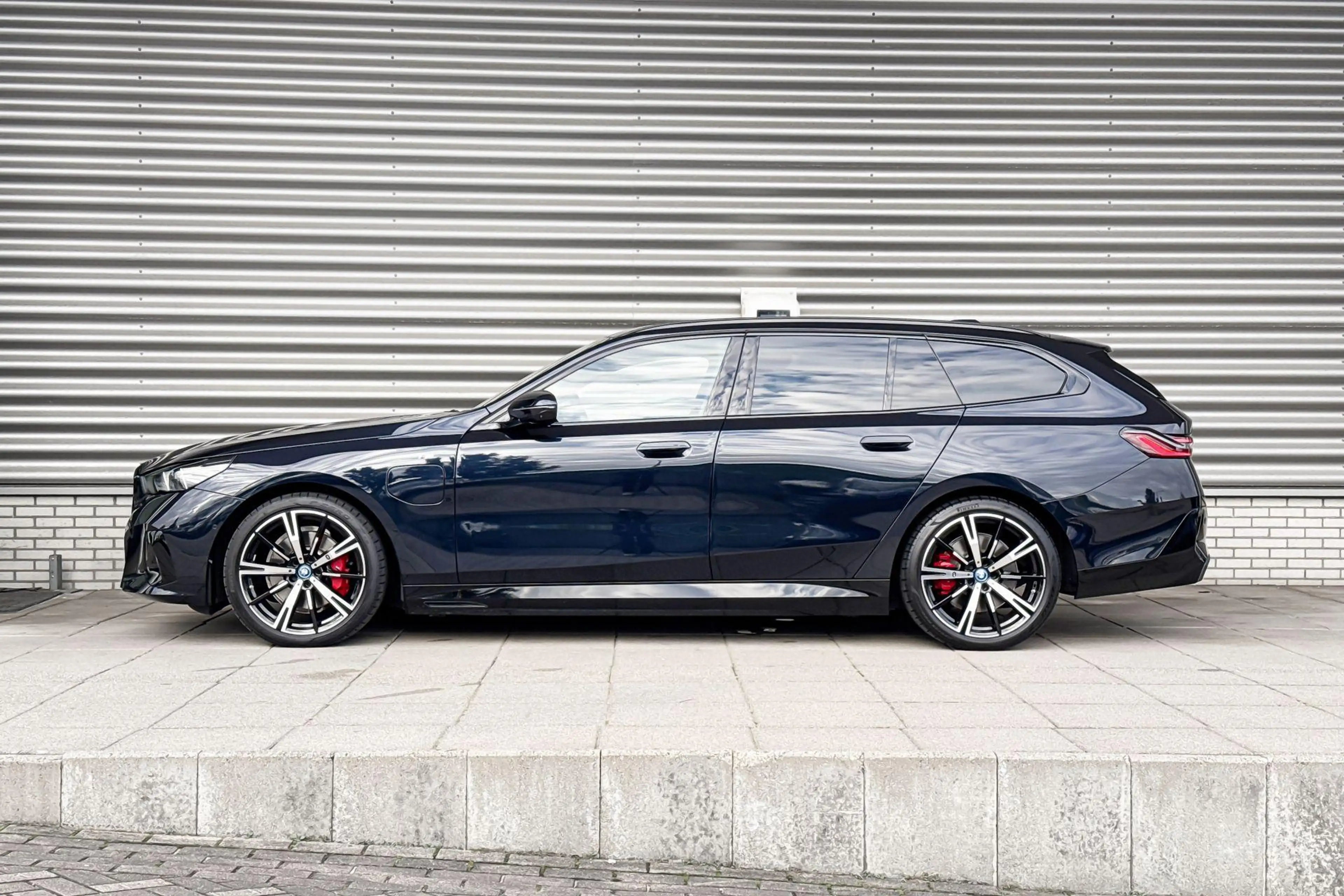 BMW 530 5-serie Touring 530e — photo 2