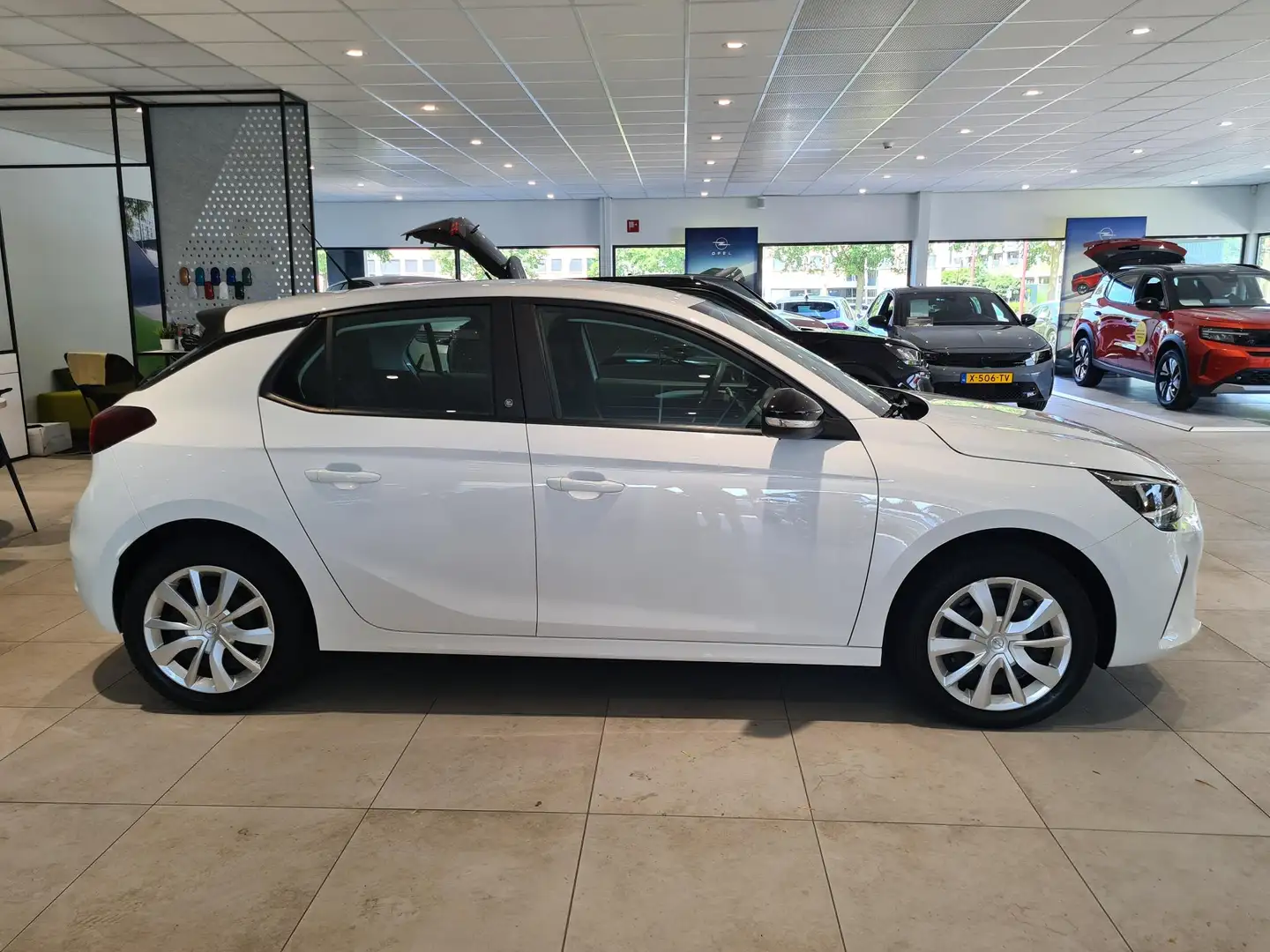 Opel Corsa-e 136 pk Edition 50kWh | 1ste eigenaar | ACCURAPPORT Wit - 2