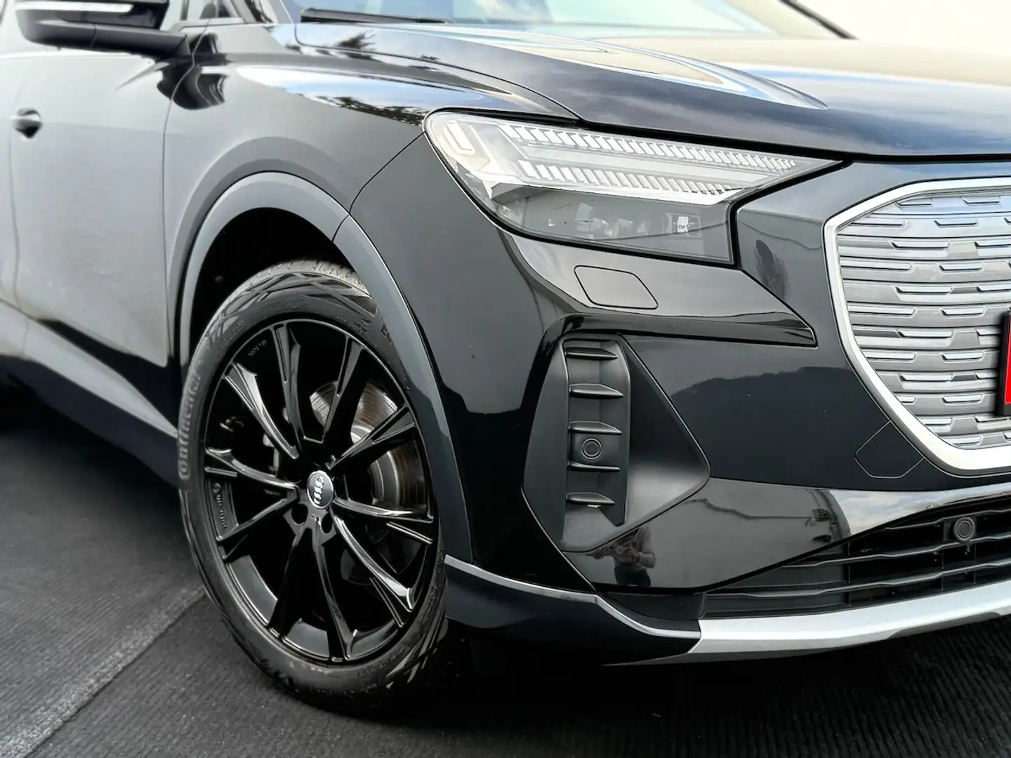 Audi Q4 e-tron 35 e-tron 125kW  //1.BESITZ//WÄRMEPUMPE// Schwarz - 2