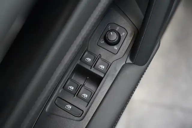 Volkswagen Tiguan view 12