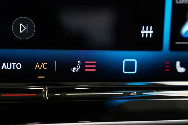 Volkswagen Tiguan view 20