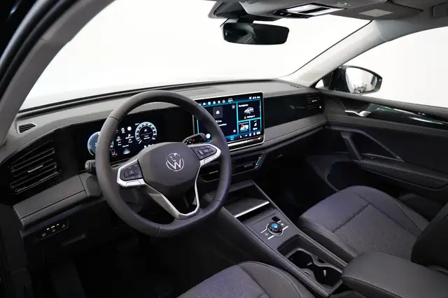 Volkswagen Tiguan view 5