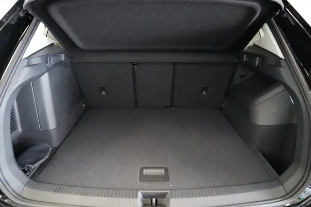 Volkswagen Tiguan view 28