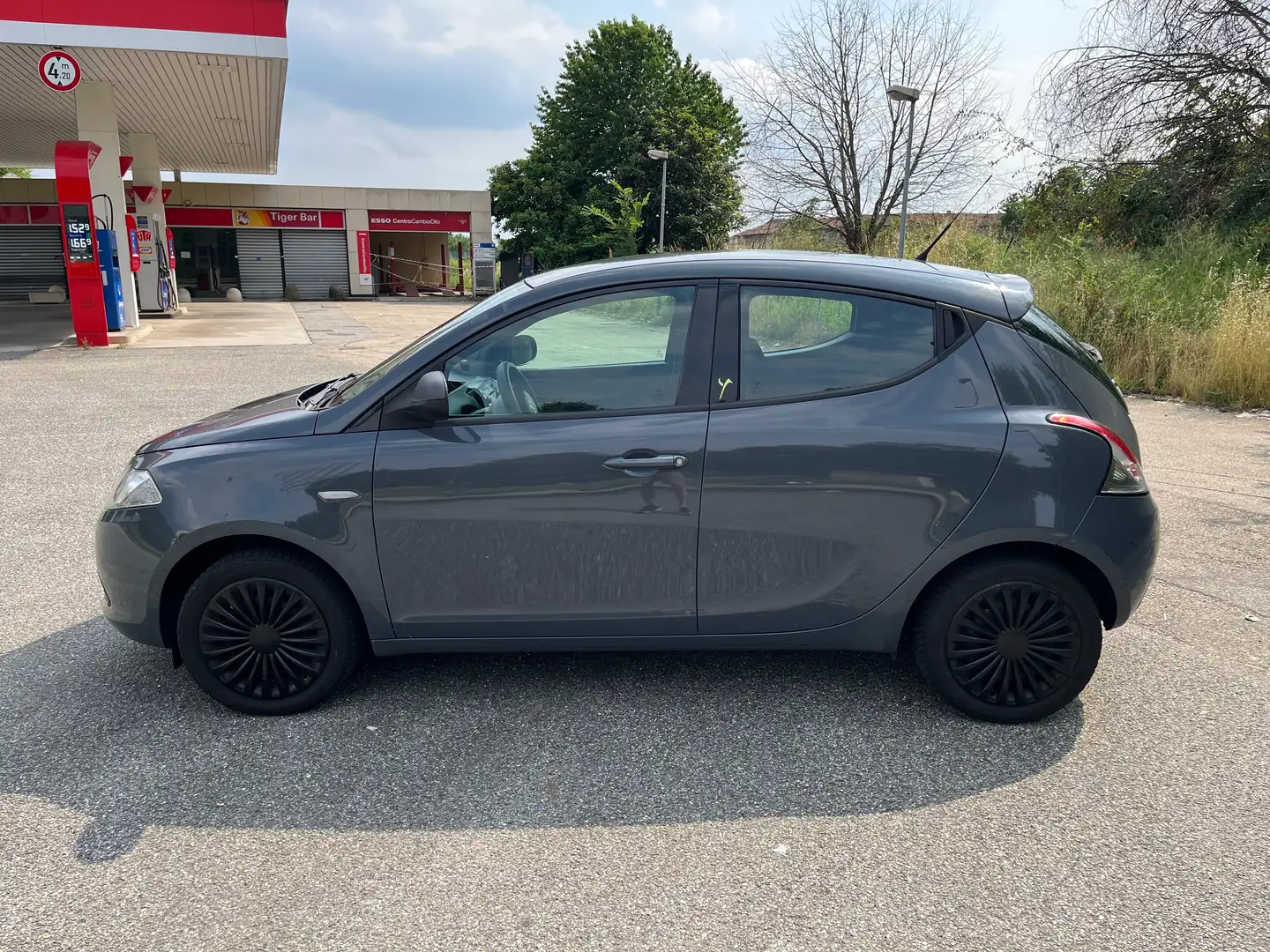 Lancia Ypsilon Ypsilon 1.2 8v Elefantino ecochic Gpl 69cv E6 Gris - 2
