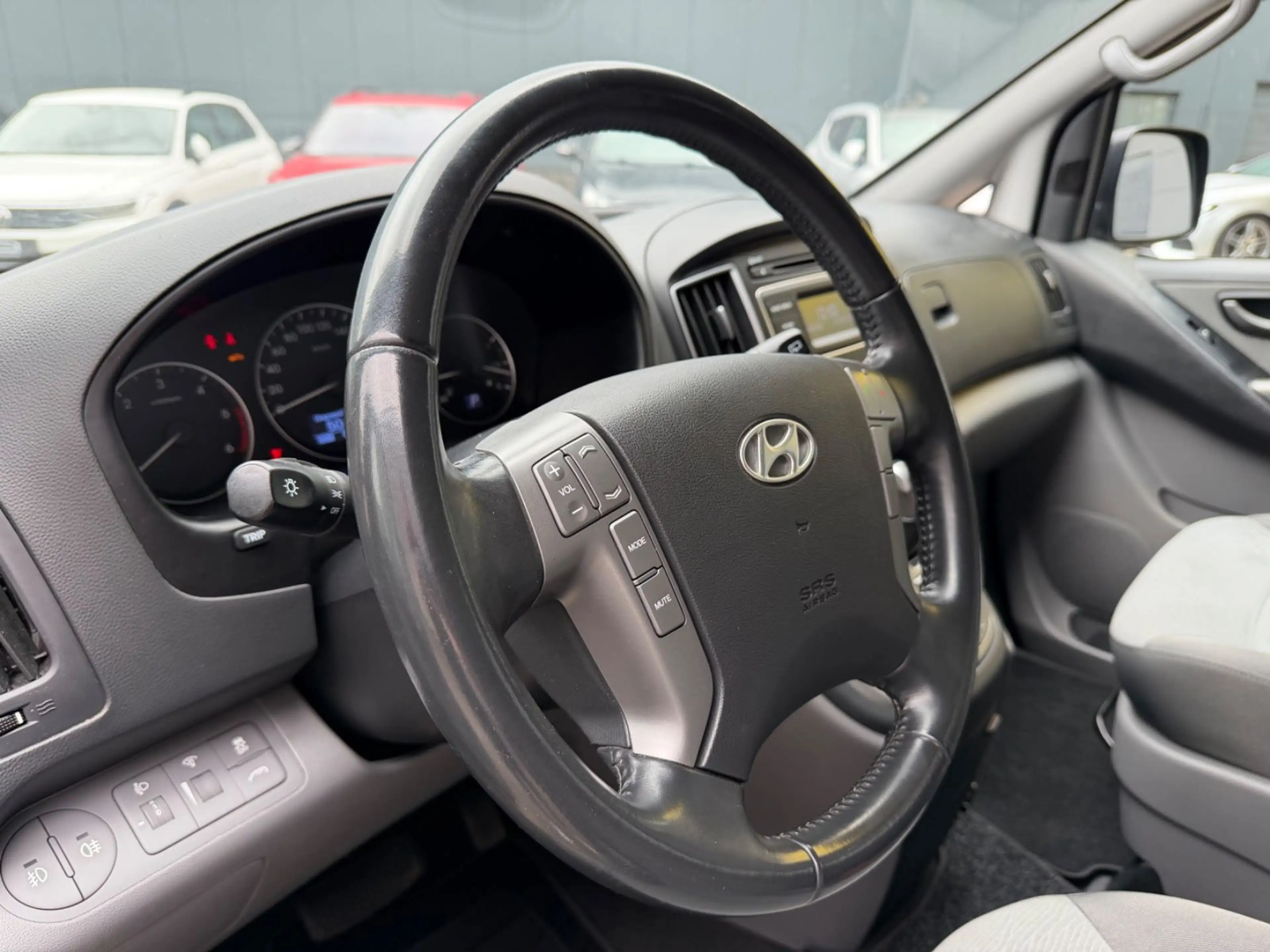 Hyundai H-1 /8 SITZER/AUTOMATIK/3 Z KLIMAA*/SHZ — photo 12