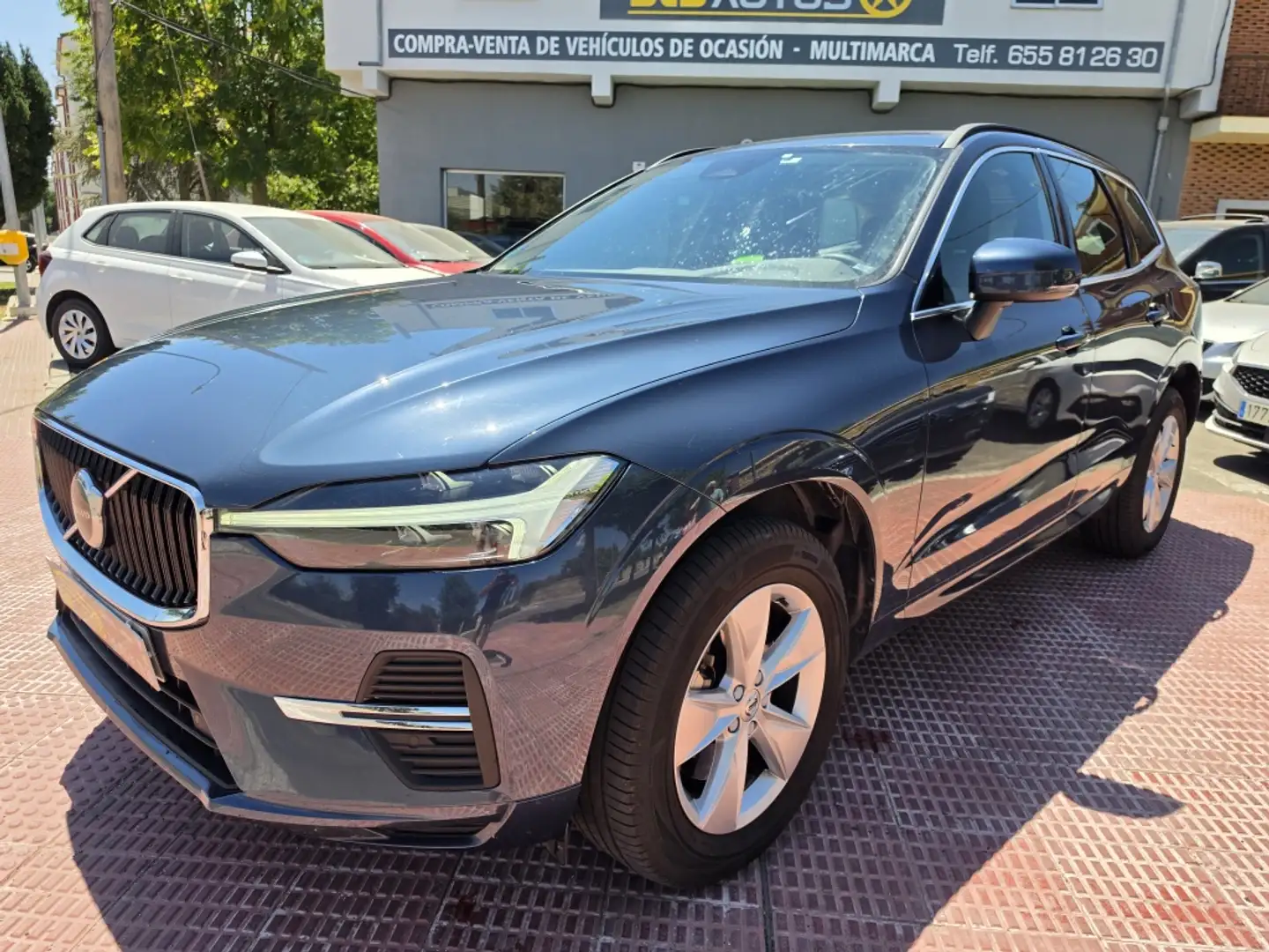 Volvo XC60 B4 Core FWD Aut. Gris - 1