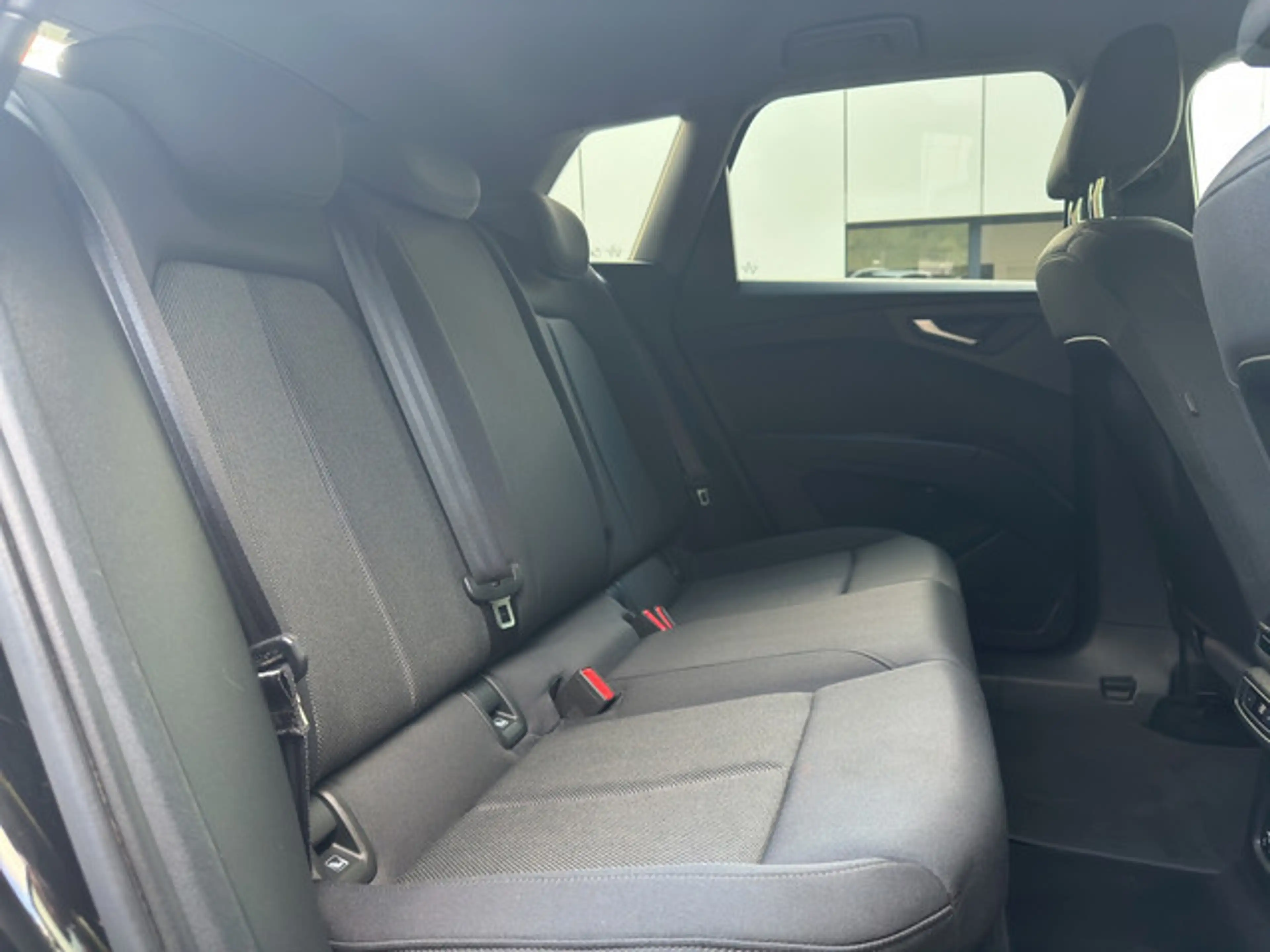 Audi Q4 e-tron 40 150 KW SHZ KAMERA AHK LED — photo 26