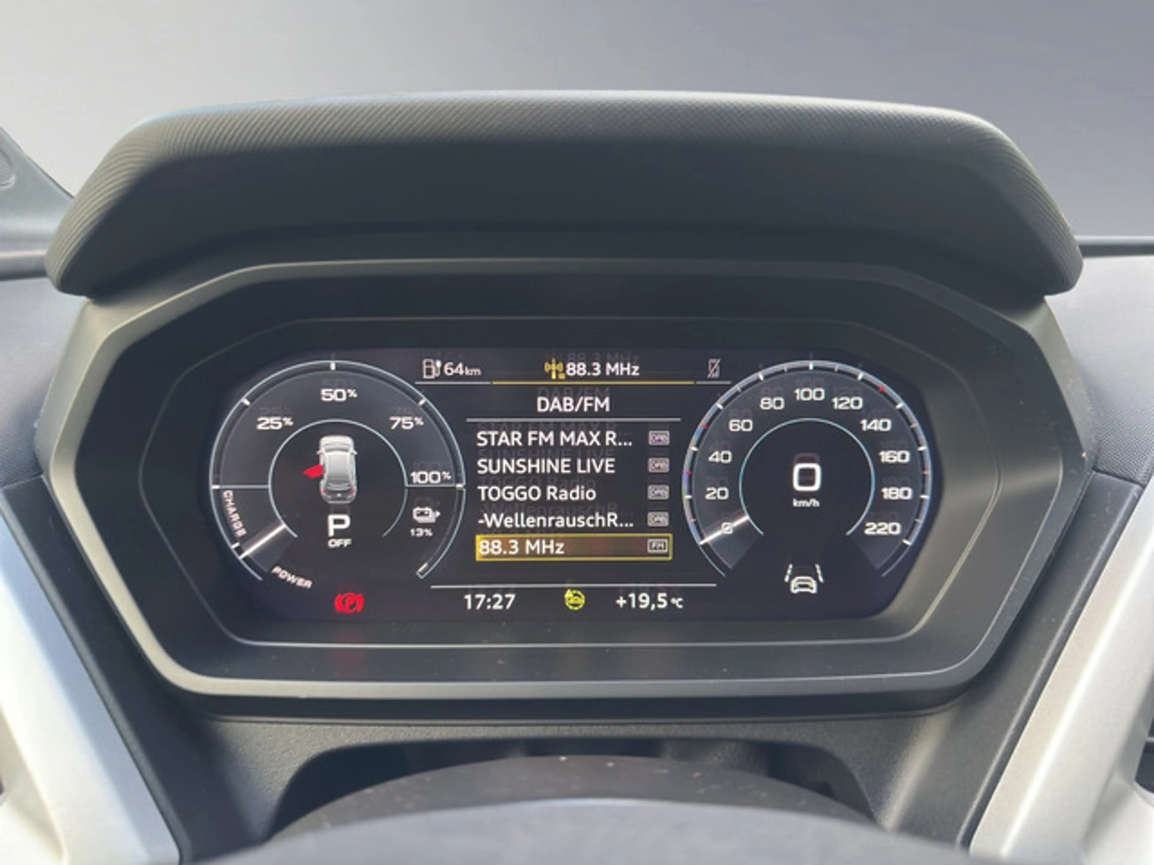 Audi Q4 e-tron 40 150 KW SHZ KAMERA AHK LED — photo 14