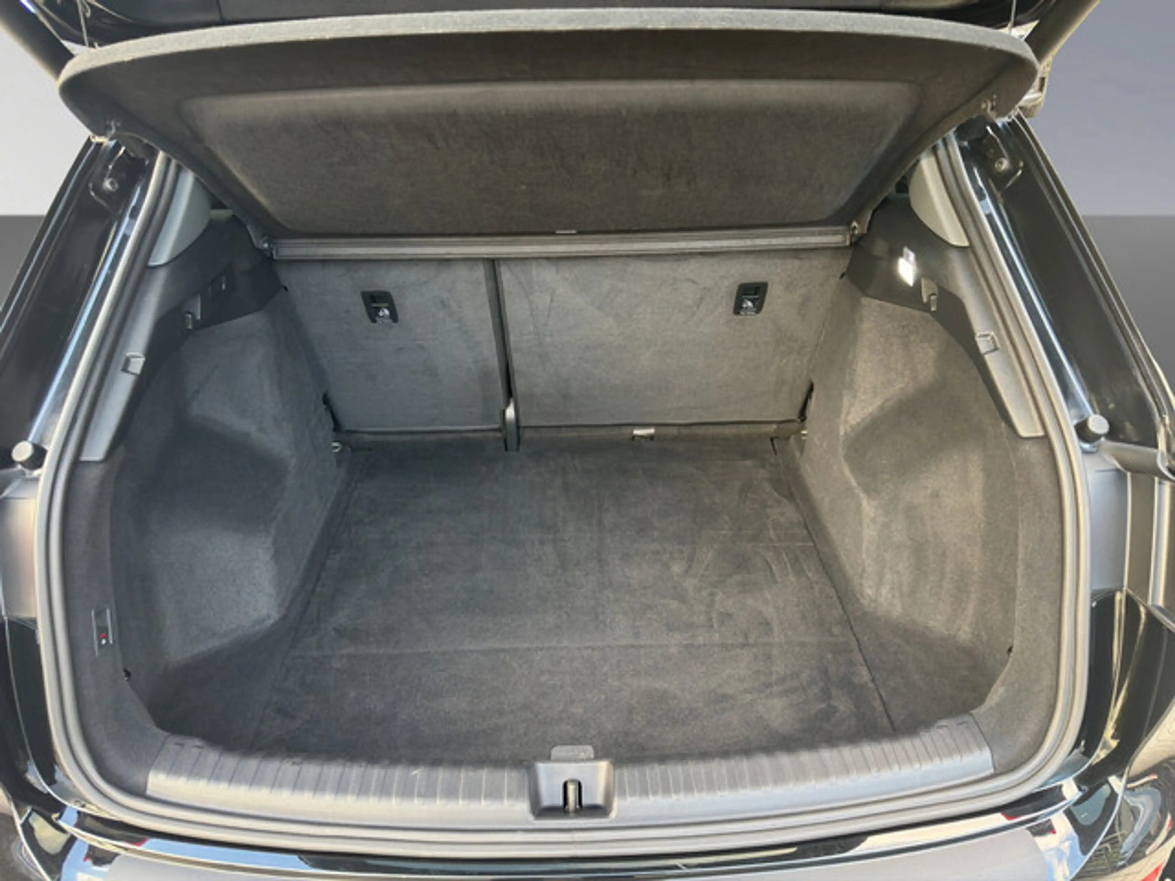 Audi Q4 e-tron 40 150 KW SHZ KAMERA AHK LED — photo 21