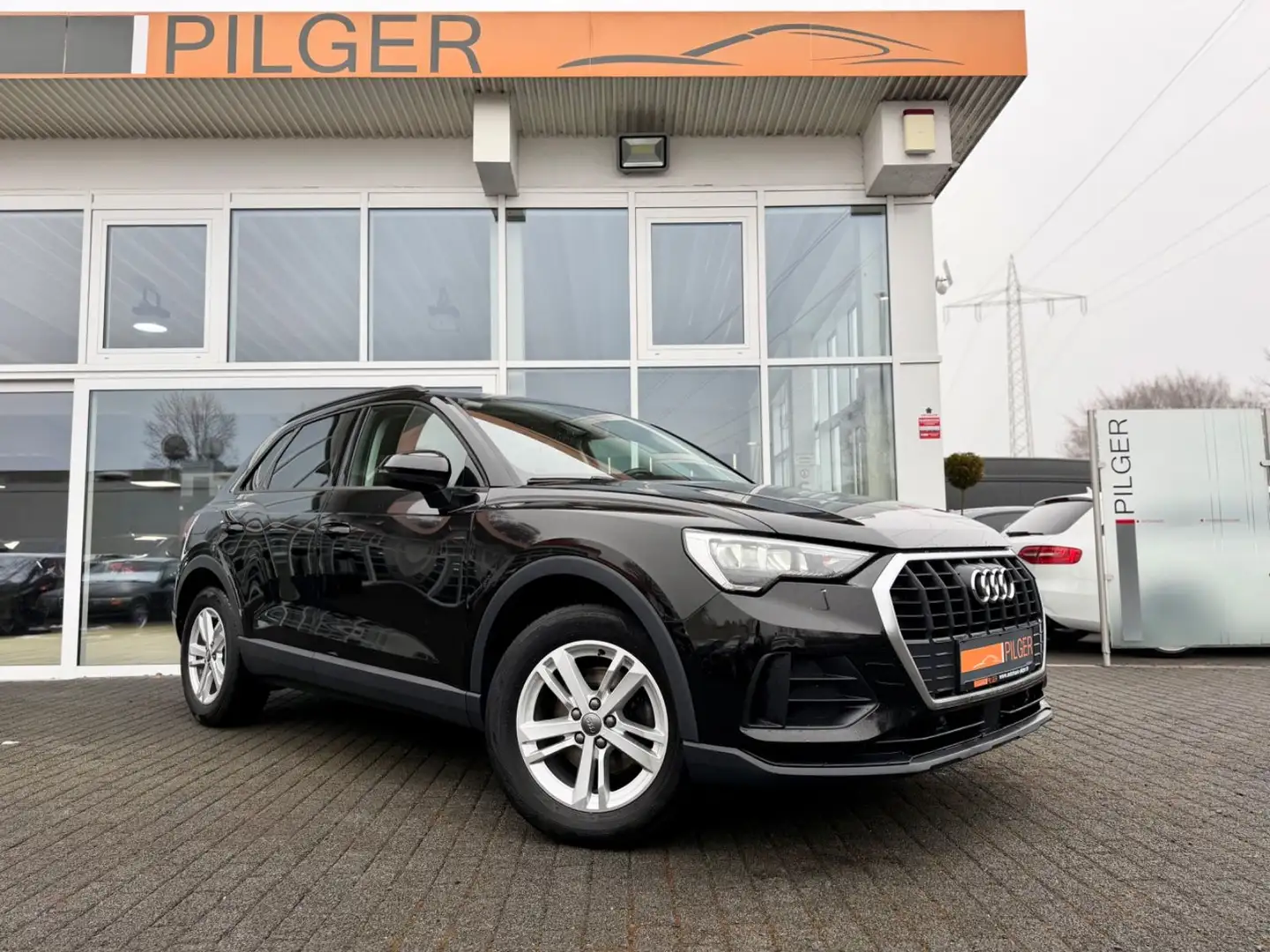 Audi Q3 35 TFSI LED*Temp*Bt*Pdc*Shz*Finanzierung0%Anz Schwarz - 1