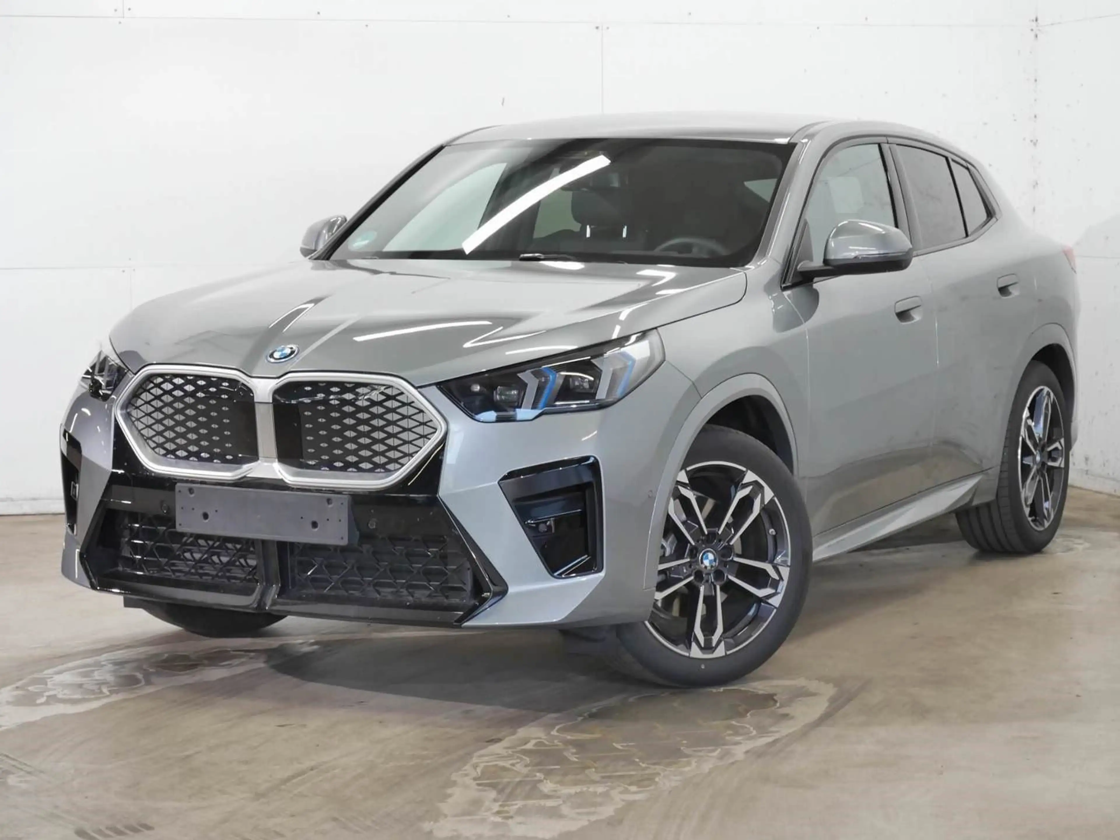 BMW iX2 xDrive30 |Aktivsitz |M Sportpaket |19 M LMR