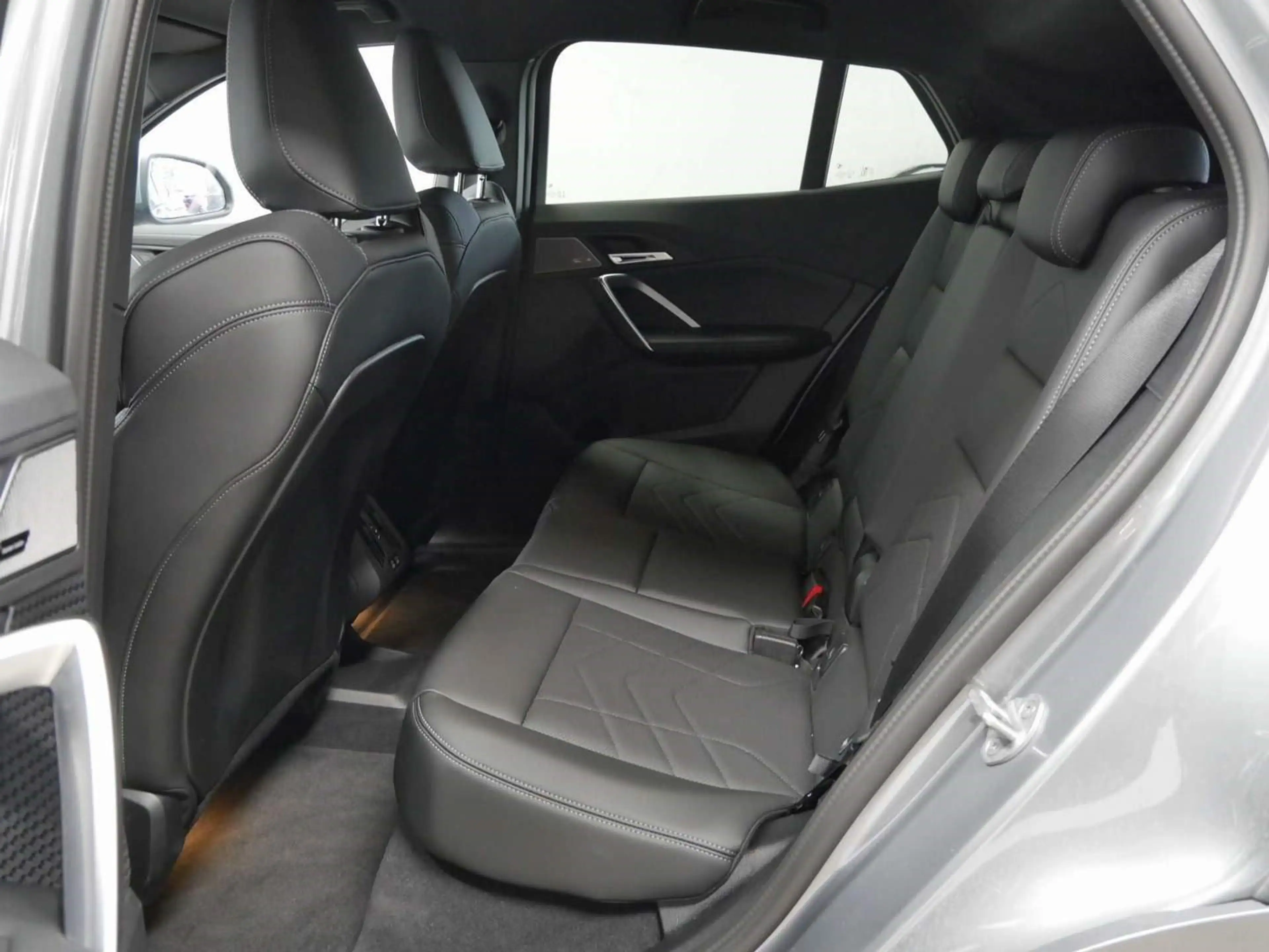BMW iX2 xDrive30 |Aktivsitz |M Sportpaket |19 M LMR — photo 7