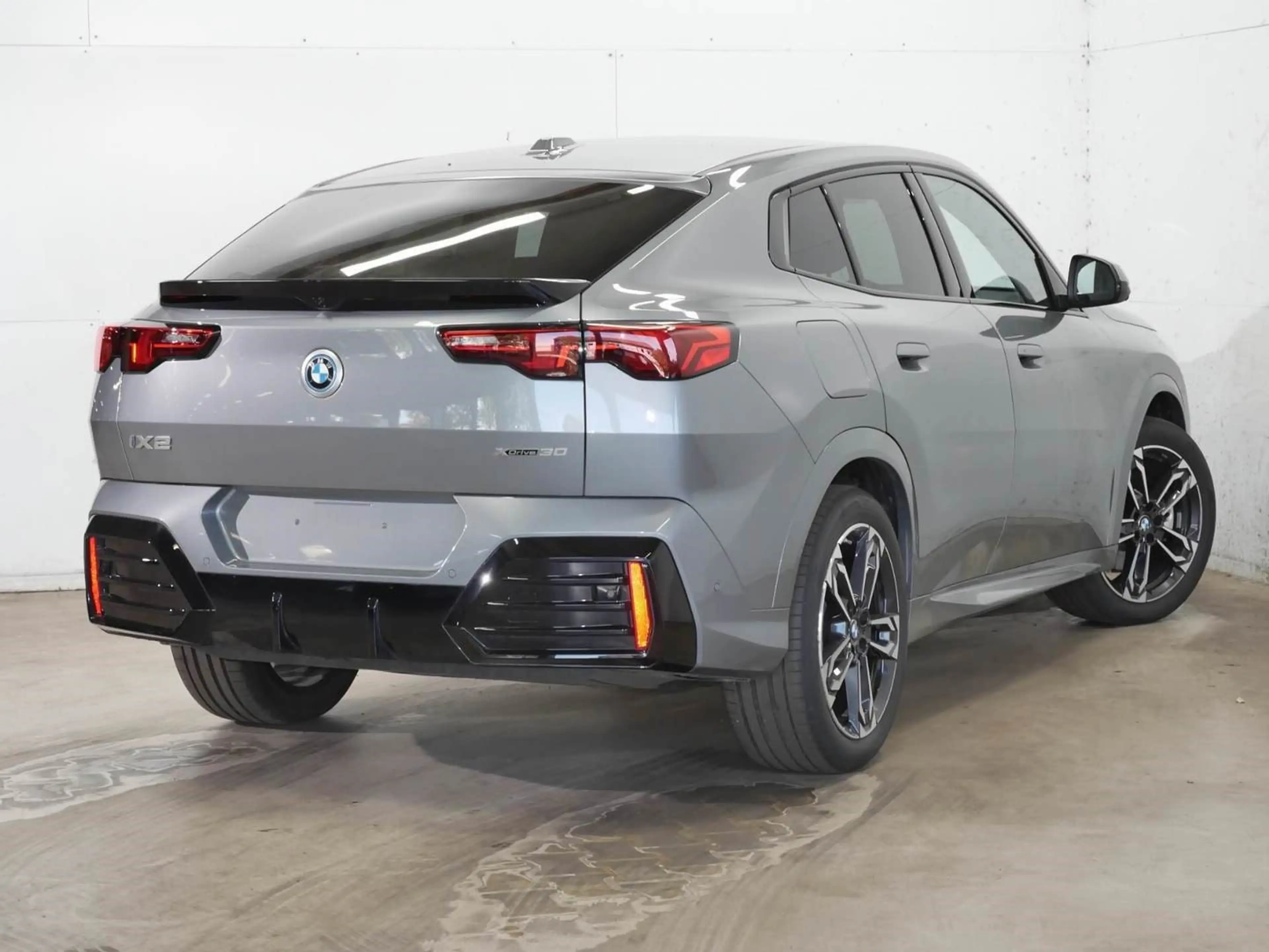 BMW iX2 xDrive30 |Aktivsitz |M Sportpaket |19 M LMR — photo 12