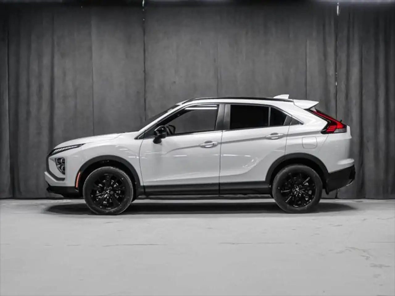 Mitsubishi Eclipse Cross снимка Mitsubishi Eclipse Cross