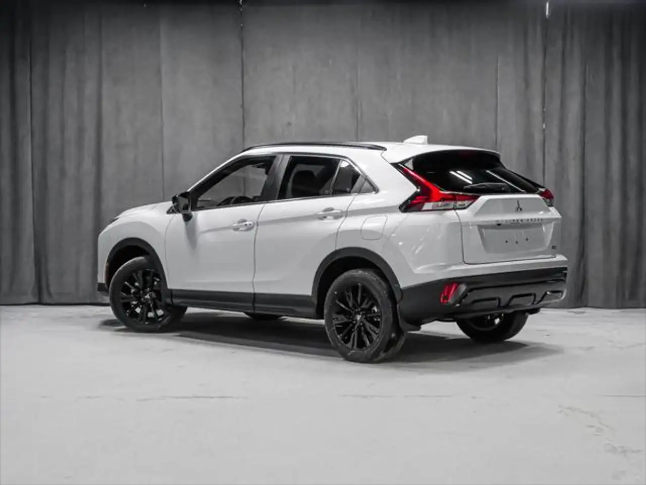 Mitsubishi Eclipse Cross снимка Mitsubishi Eclipse Cross