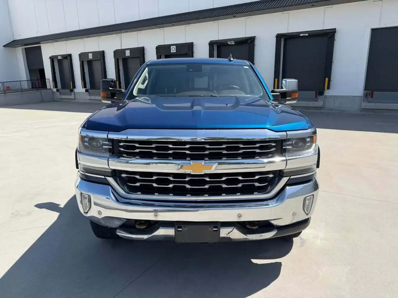 Chevrolet Silverado 1500 снимка Chevrolet Silverado 1500