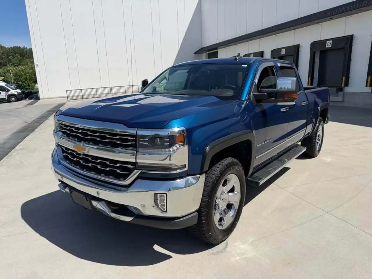 Chevrolet Silverado 1500 снимка Chevrolet Silverado 1500