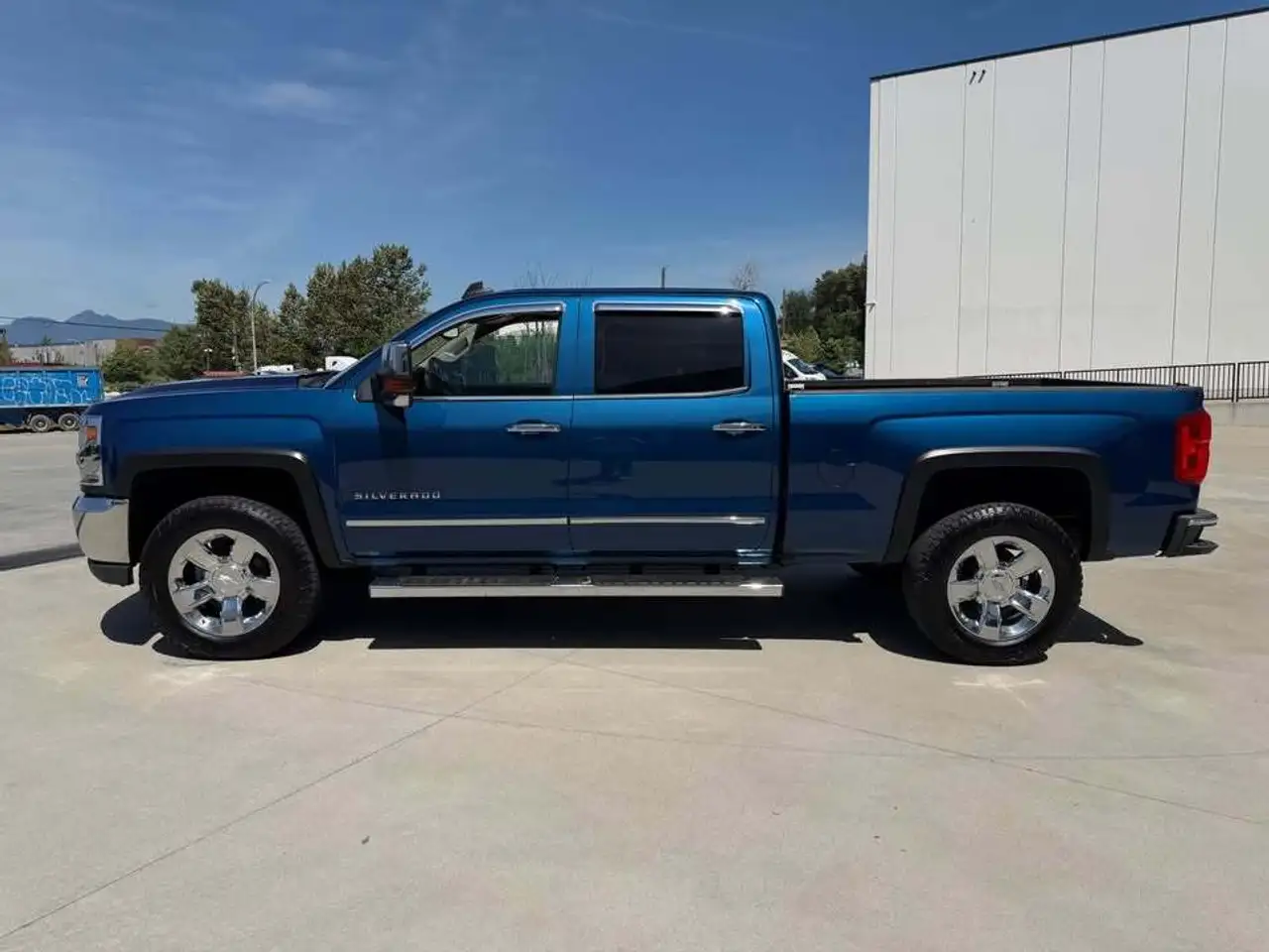 Chevrolet Silverado 1500 снимка Chevrolet Silverado 1500