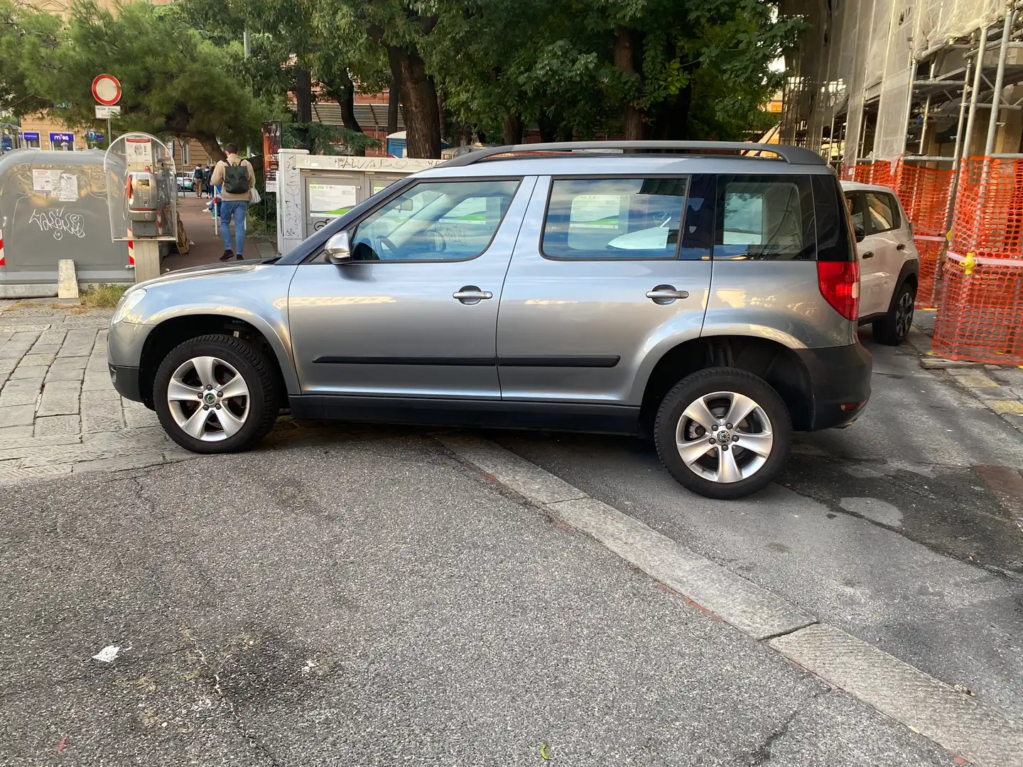 Skoda Yeti Yeti 2009 1.6 tdi Ambition (adventure) Greenline Grigio - 2