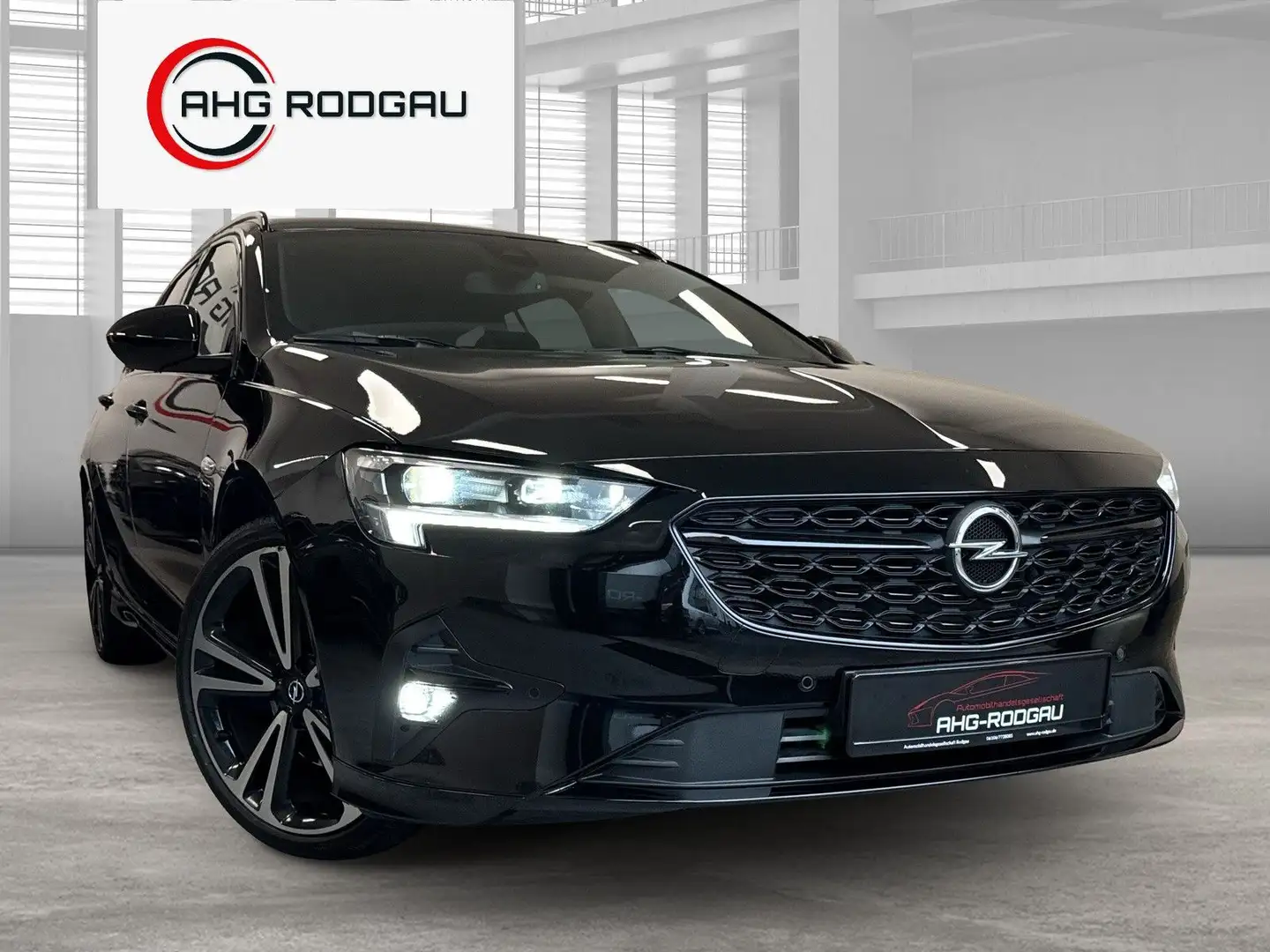Opel Insignia SportsTourer Ultimate 4x4/OPC-Line/AHK Schwarz - 1