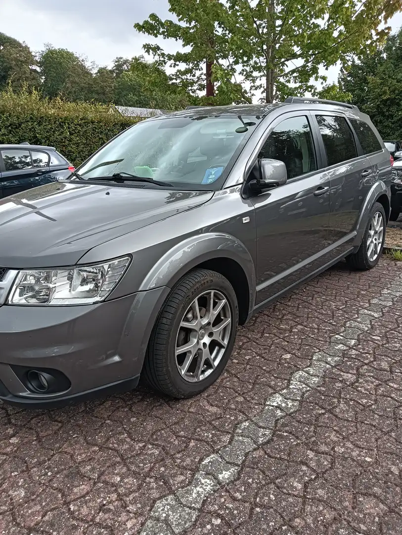 Fiat Freemont Freemont 2.0 MultiJet Freemont Grijs - 2