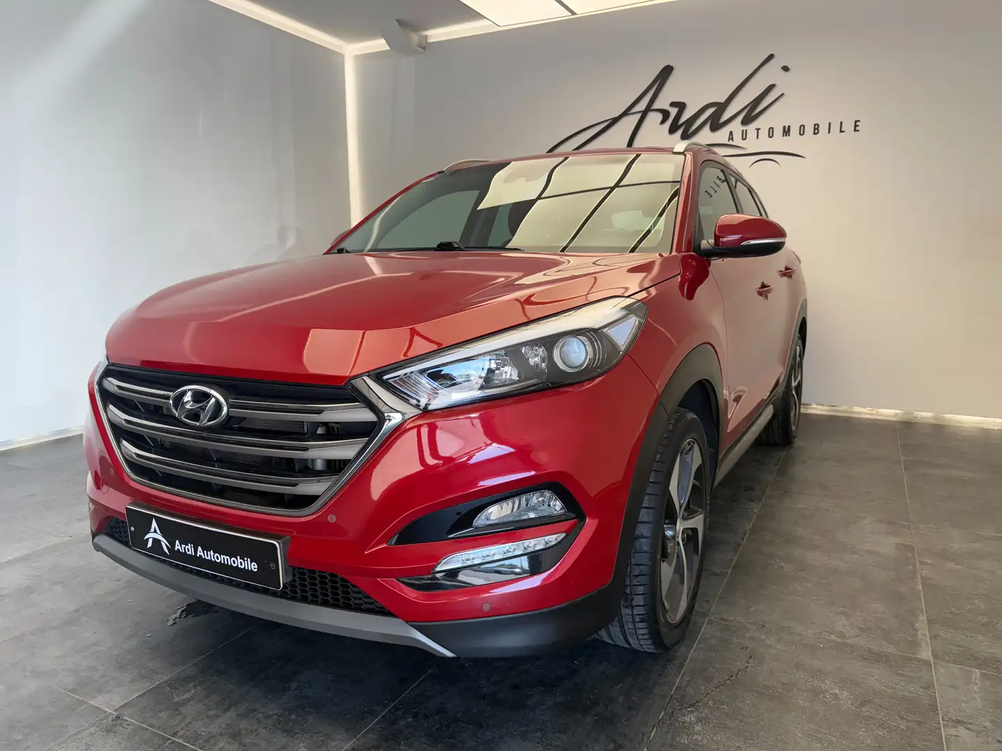 Hyundai TUCSON 1.7 CRDi 2WD*GPS*CAMERA*GARANTIE 12 MOIS* Rouge - 1