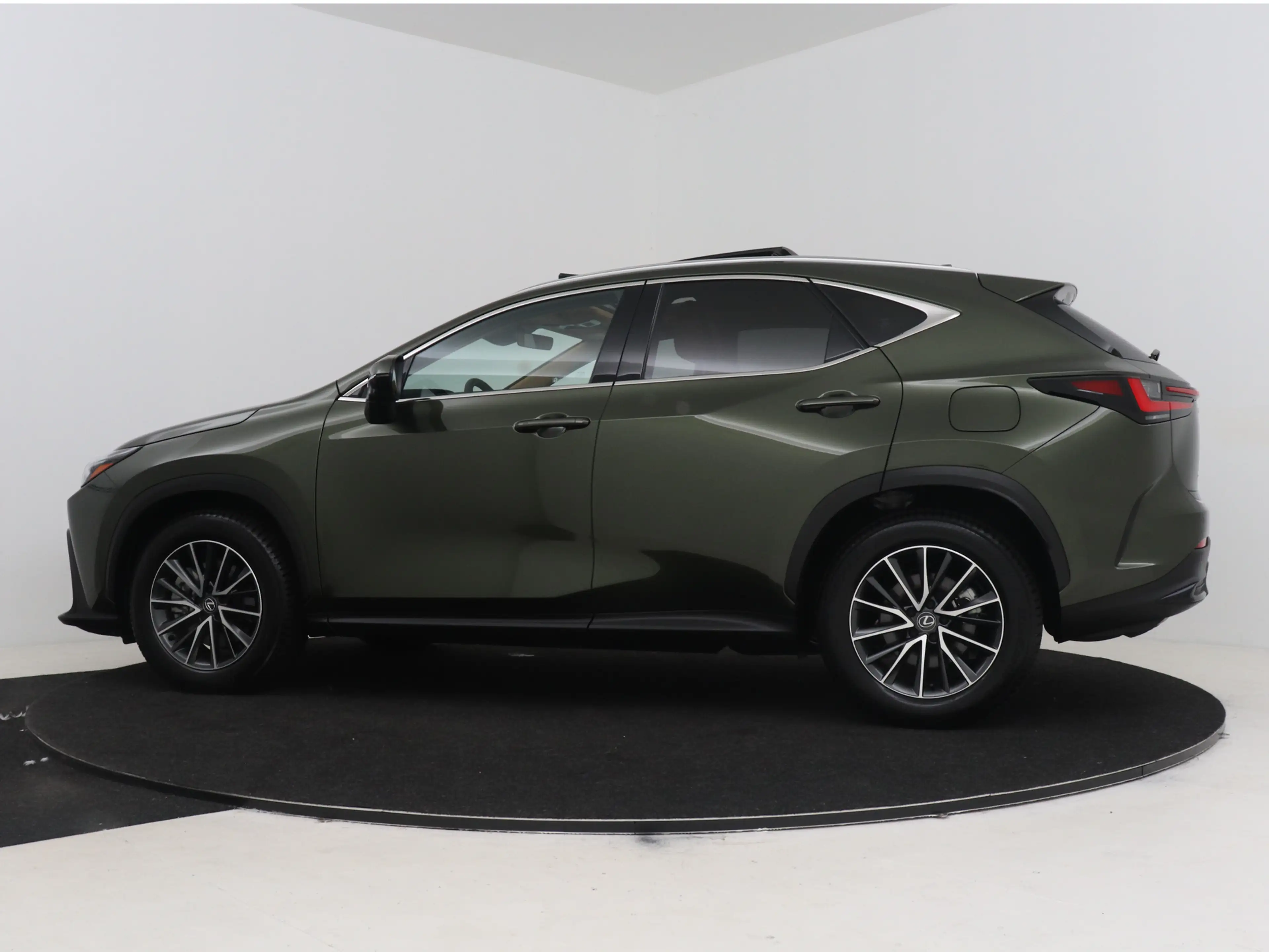 Lexus NX 450h+ AWD Luxury Line | elektrisch glazen panoramadak | — photo 3