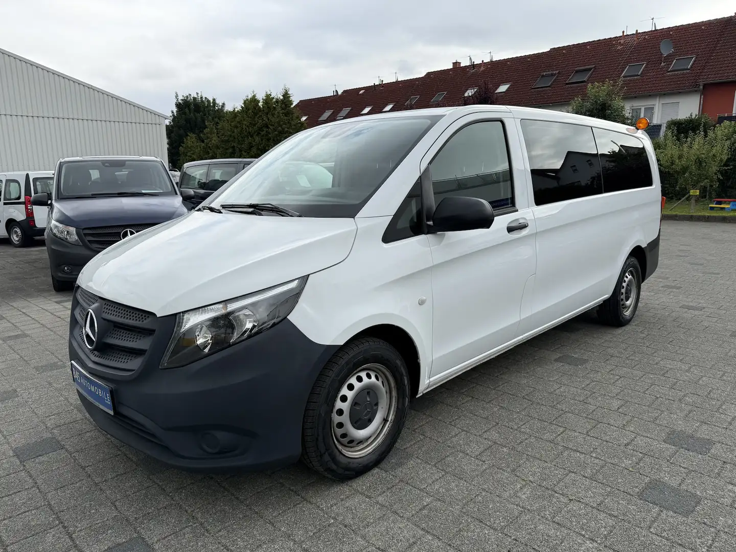 Mercedes-Benz Vito 110 CDI Tourer PRO Extralang 9-Sitzer Klima Weiß - 2