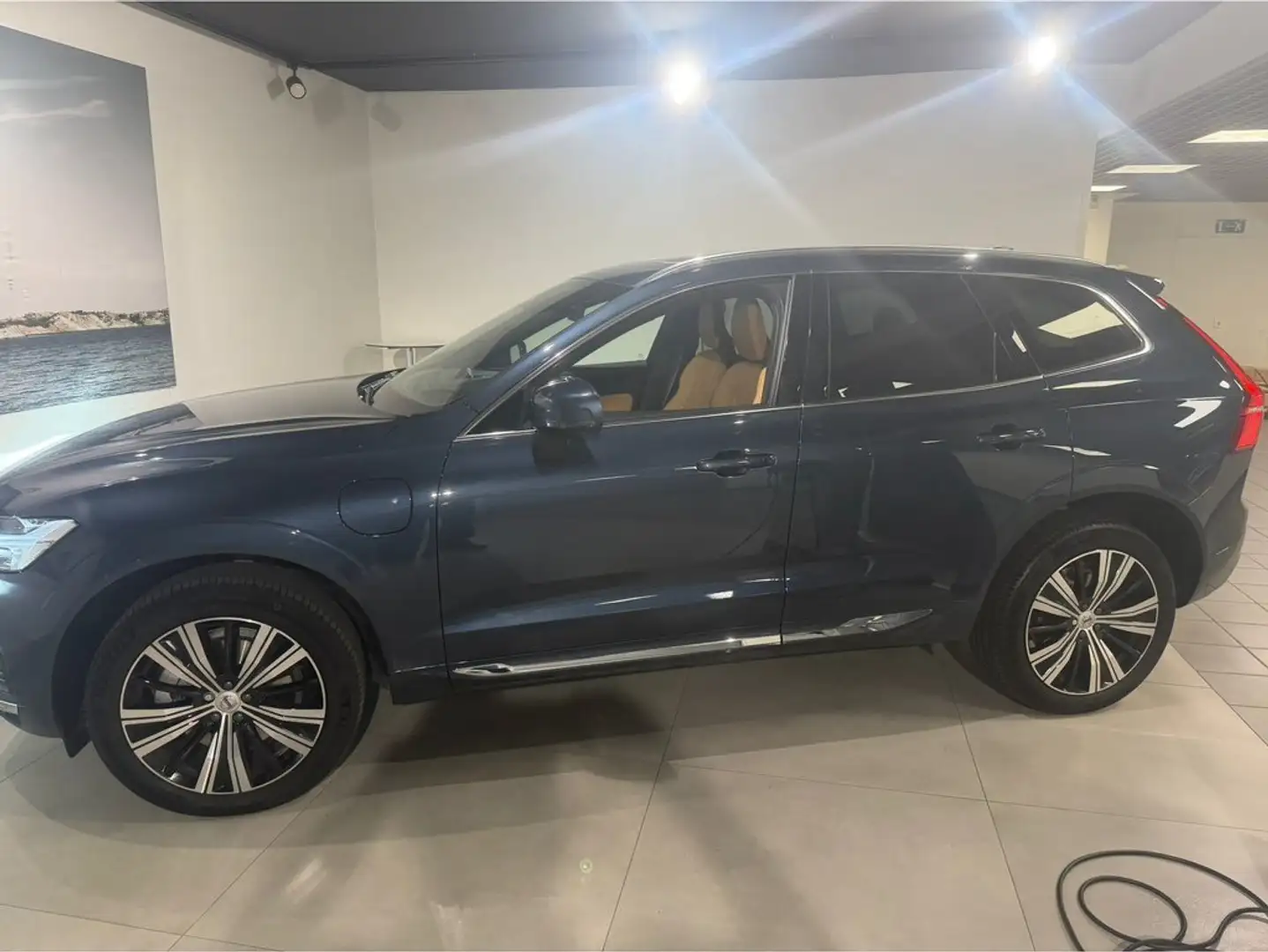 Volvo XC60 T6 Recharge Ultra Bright Azul - 1