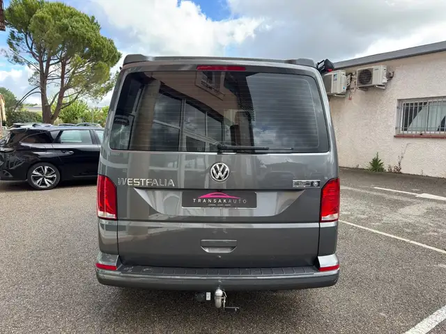 Volkswagen Transporter view 11