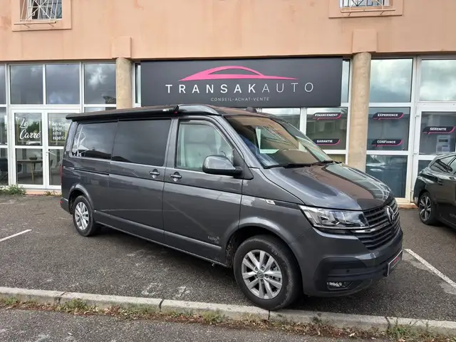 Volkswagen Transporter view 2