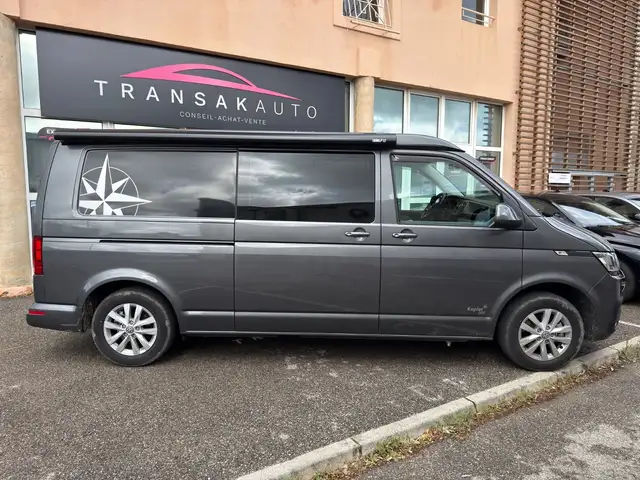 Volkswagen Transporter view 6