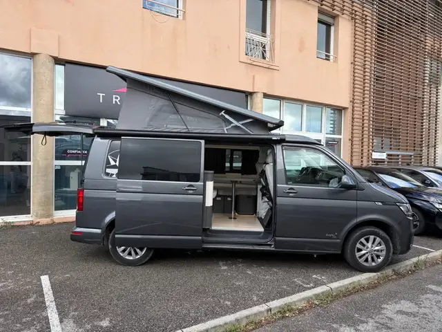 Volkswagen Transporter view 7