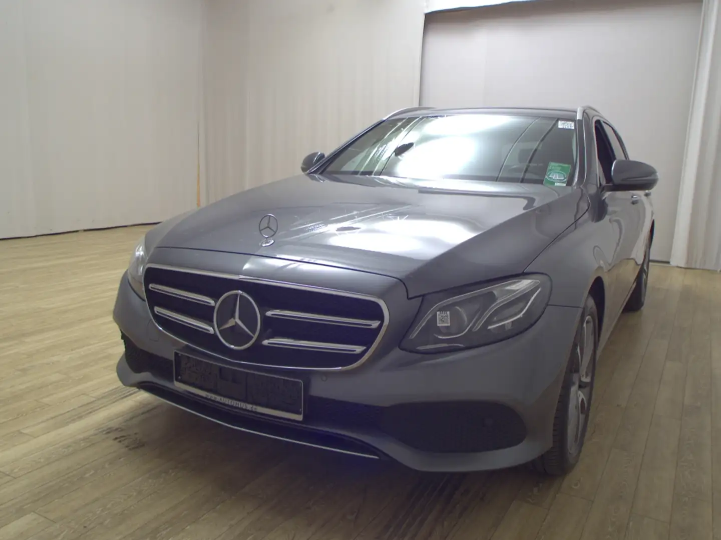 Mercedes-Benz E 300 T d Avantgarde COMAND HuD MB-LED Memory Grau - 2