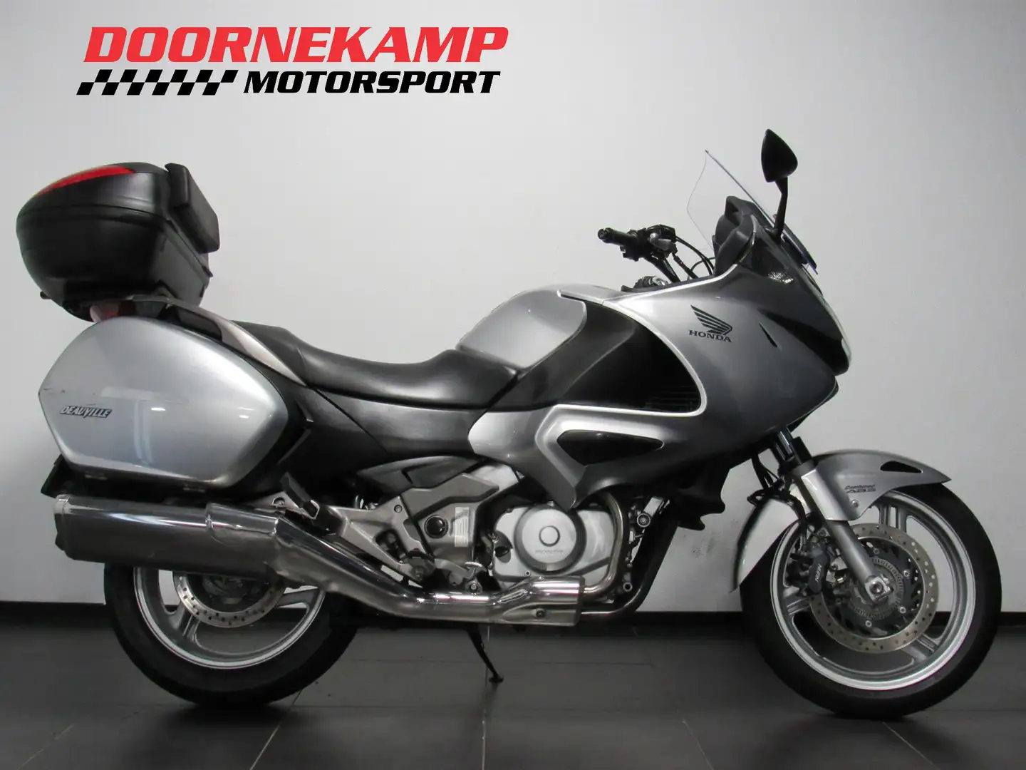 Honda NT 700 DEAUVILLE ABS Grau - 1