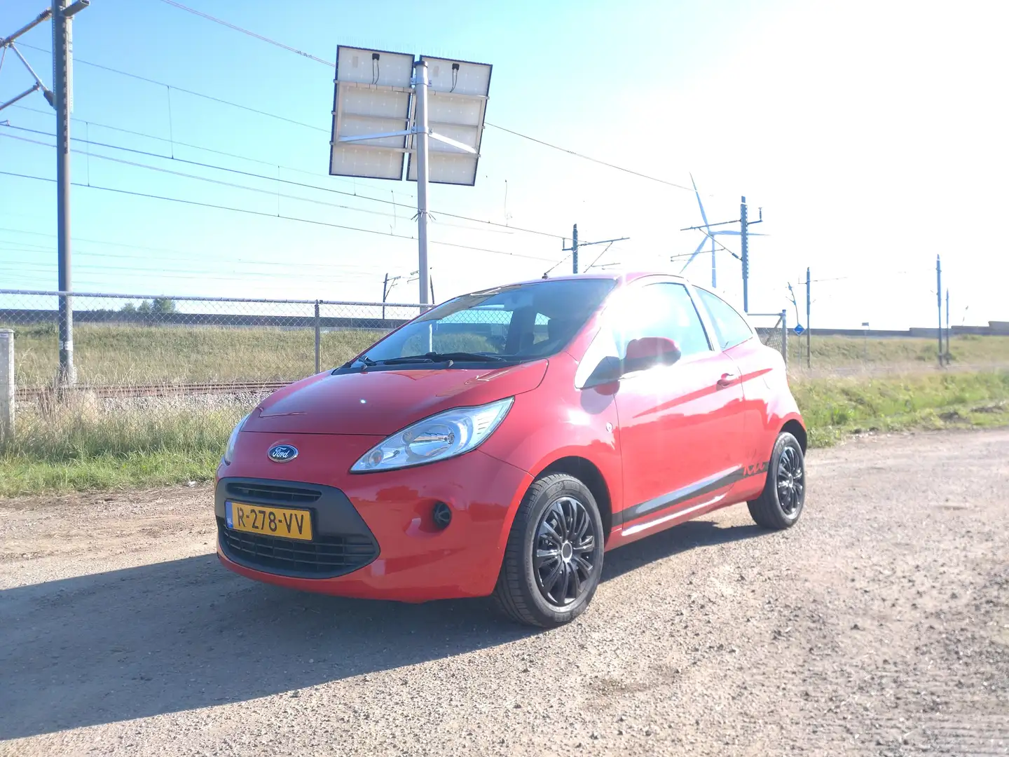 Ford Ka/Ka+ 1.2 Champions Ed s/s Airco NIEUWE APK Rood - 1