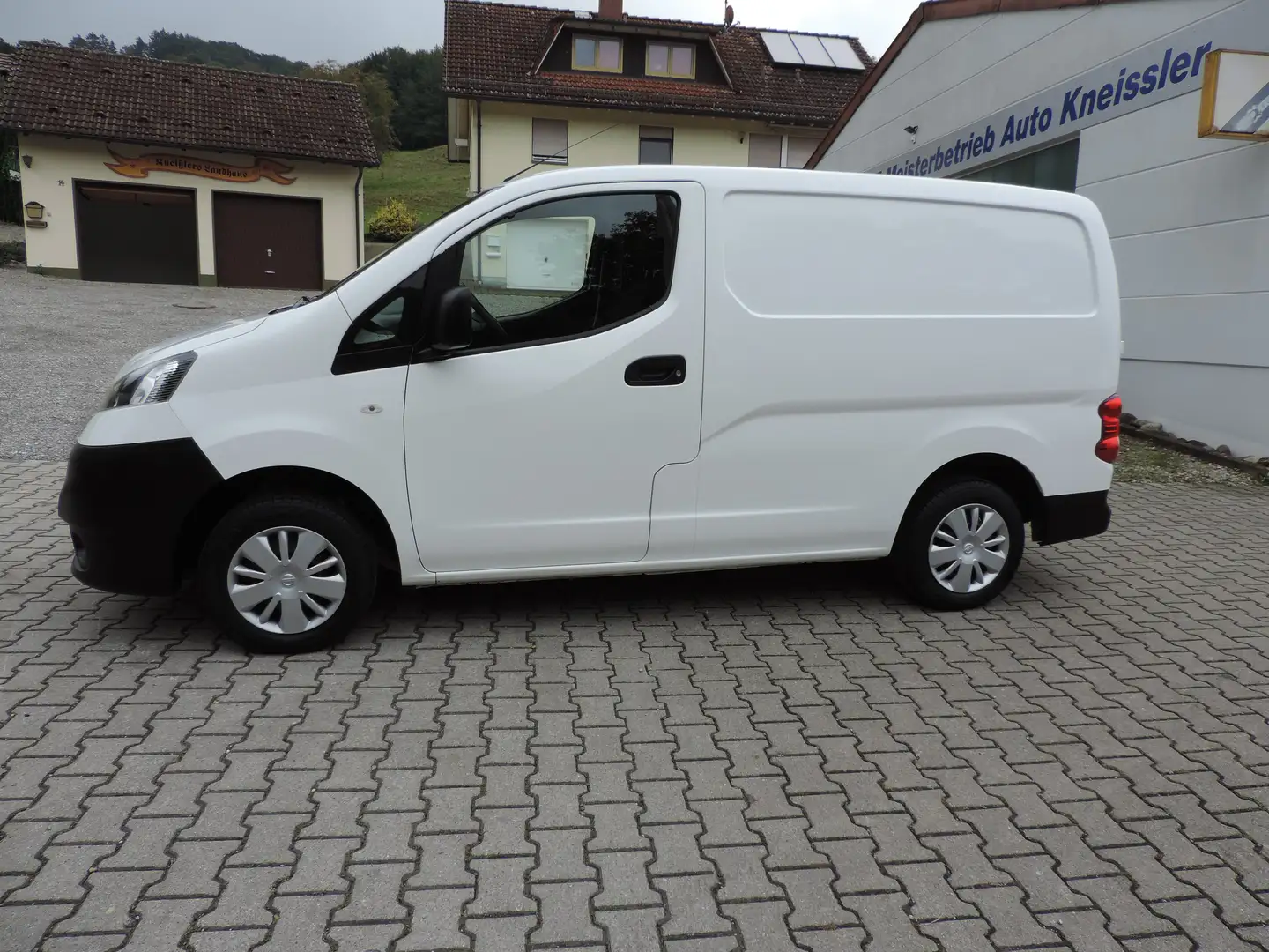 Nissan NV200 Kasten Comfort super Zustand 1 Hd Klima Kamera Weiß - 2