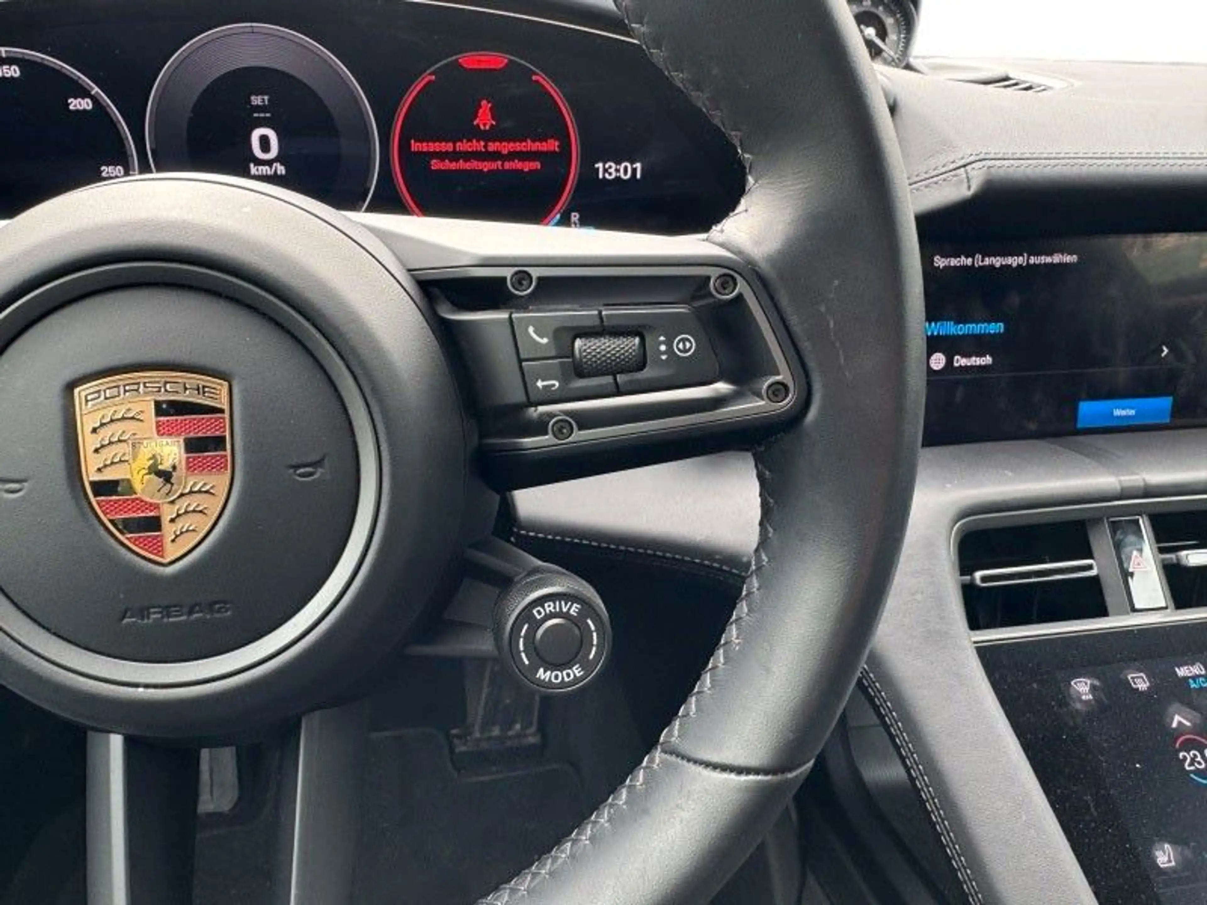Porsche Taycan Sport Turismo 4 S — photo 13