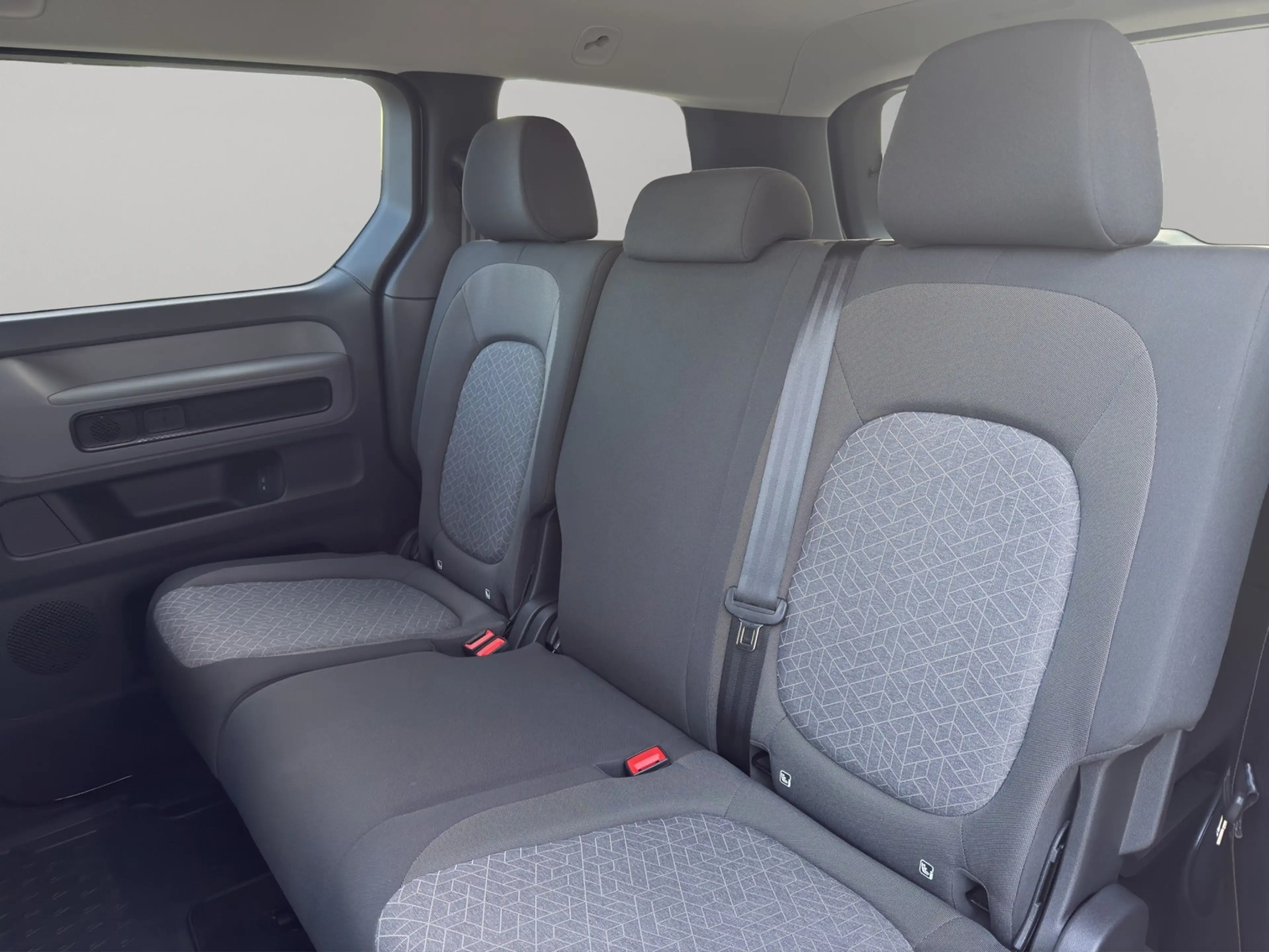 Volkswagen ID. Buzz Pro kurzer Radstand 210 kW (286 PS) Heckantrieb... — photo 13