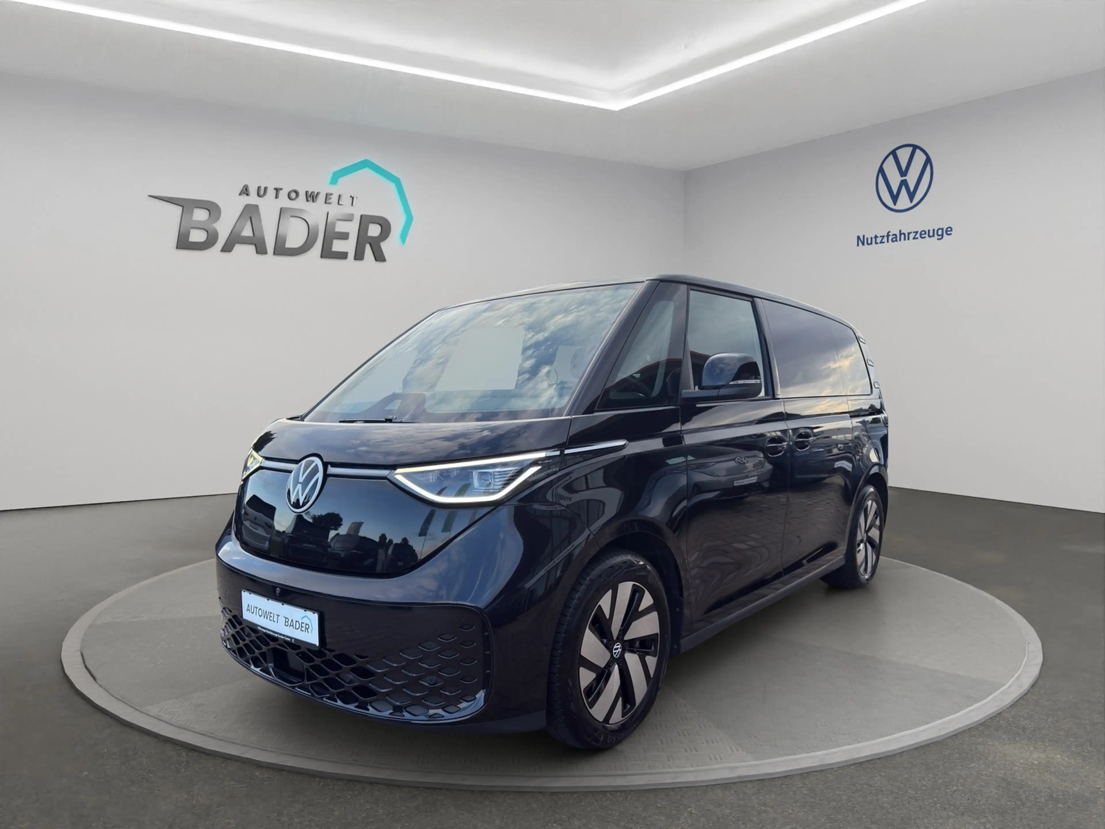 Volkswagen ID. Buzz Pro kurzer Radstand 210 kW (286 PS) Heckantrieb...