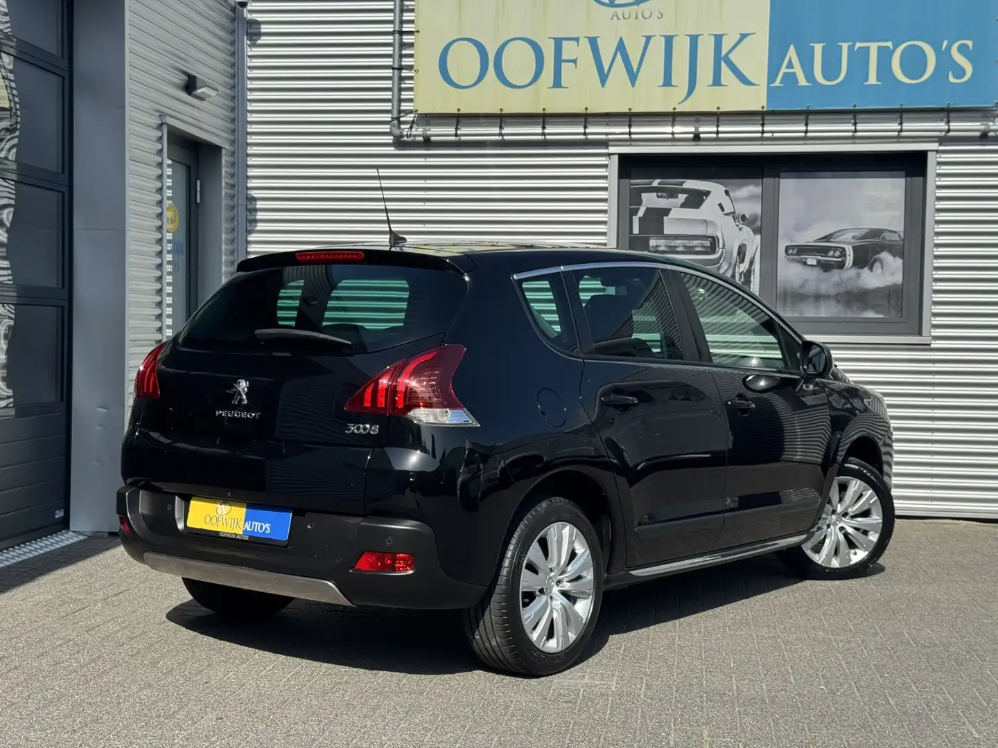 Peugeot 3008 1.2 PureTech Allure Clima Navi Camera Pano HUD Zwart - 2