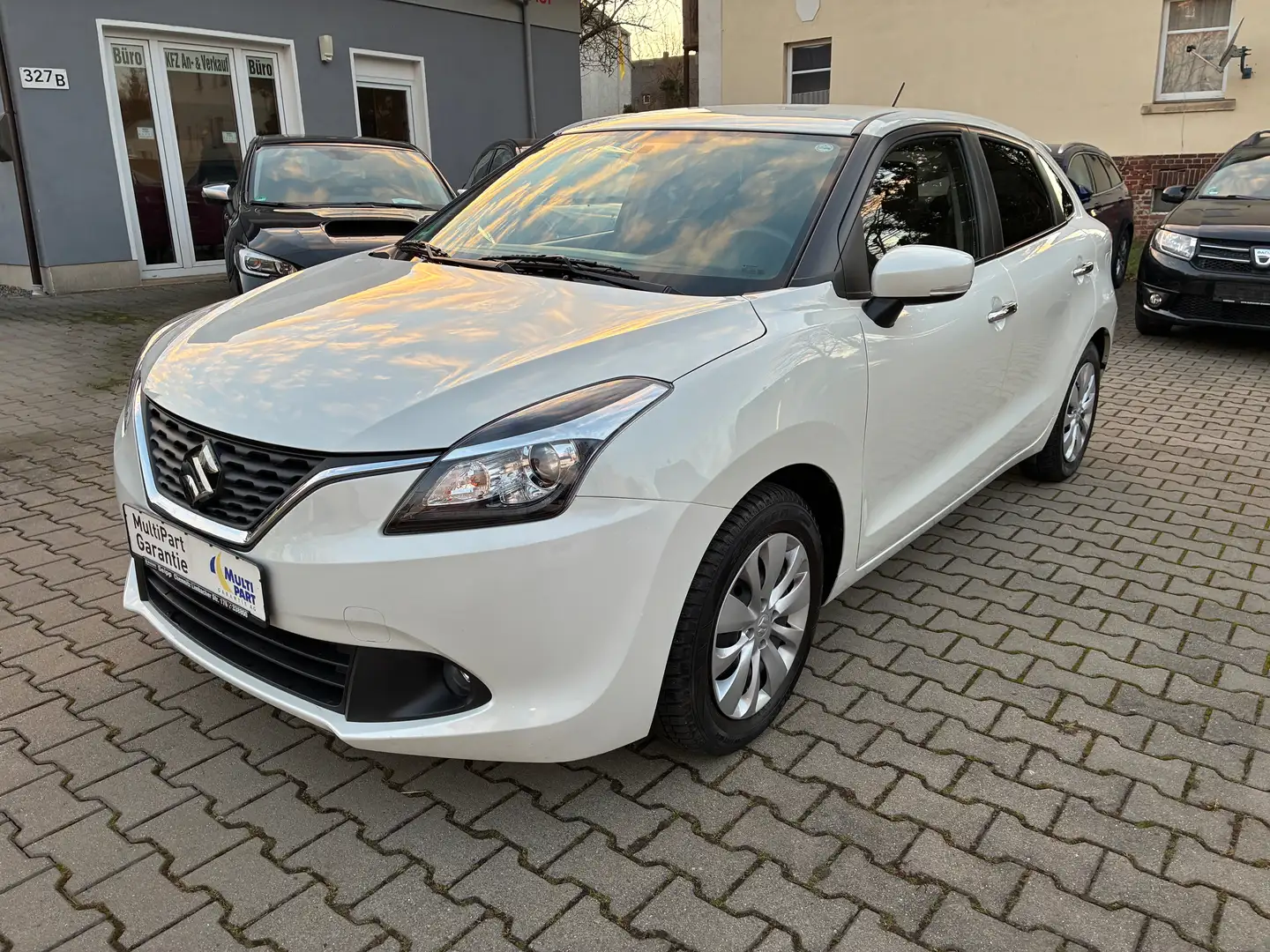 Suzuki Baleno Comfort / LED / Navi / Keyless / SHZ Blanc - 1