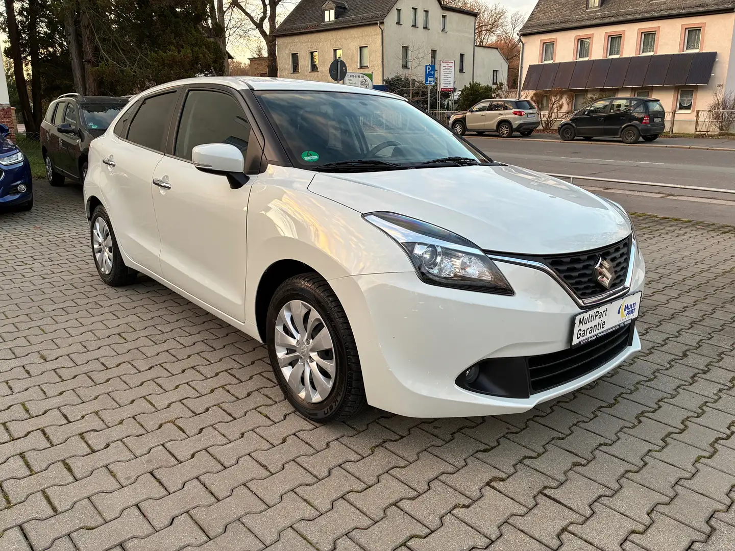 Suzuki Baleno Comfort / LED / Navi / Keyless / SHZ Blanc - 2
