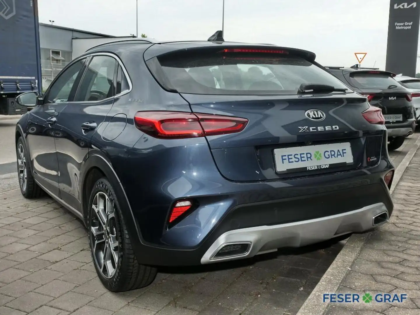 Kia XCeed 1.6D 136 48V SPIRIT NAVI XCLUSIVE GLASDACH Blau - 2