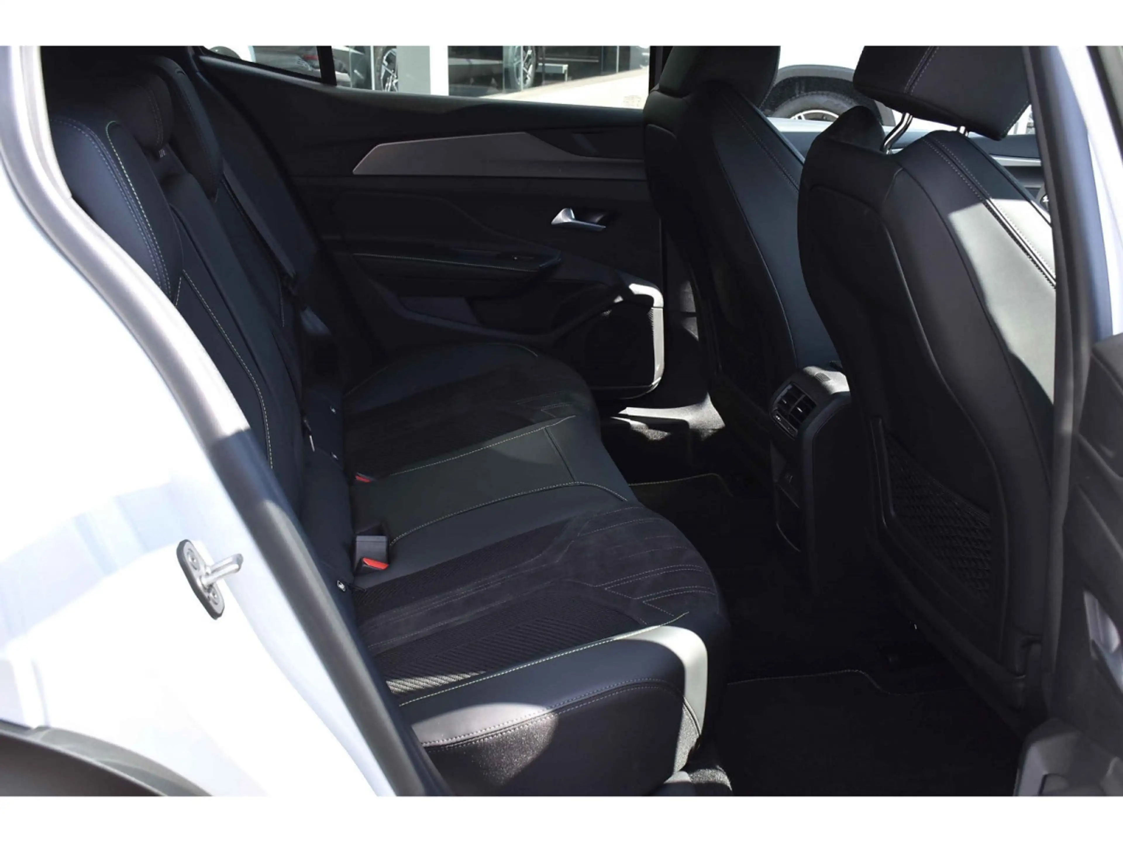 Peugeot 408 1.2 Hybrid 145 e-DCS6 GT MEMO SG MASS CAM360 1° M. — photo 8