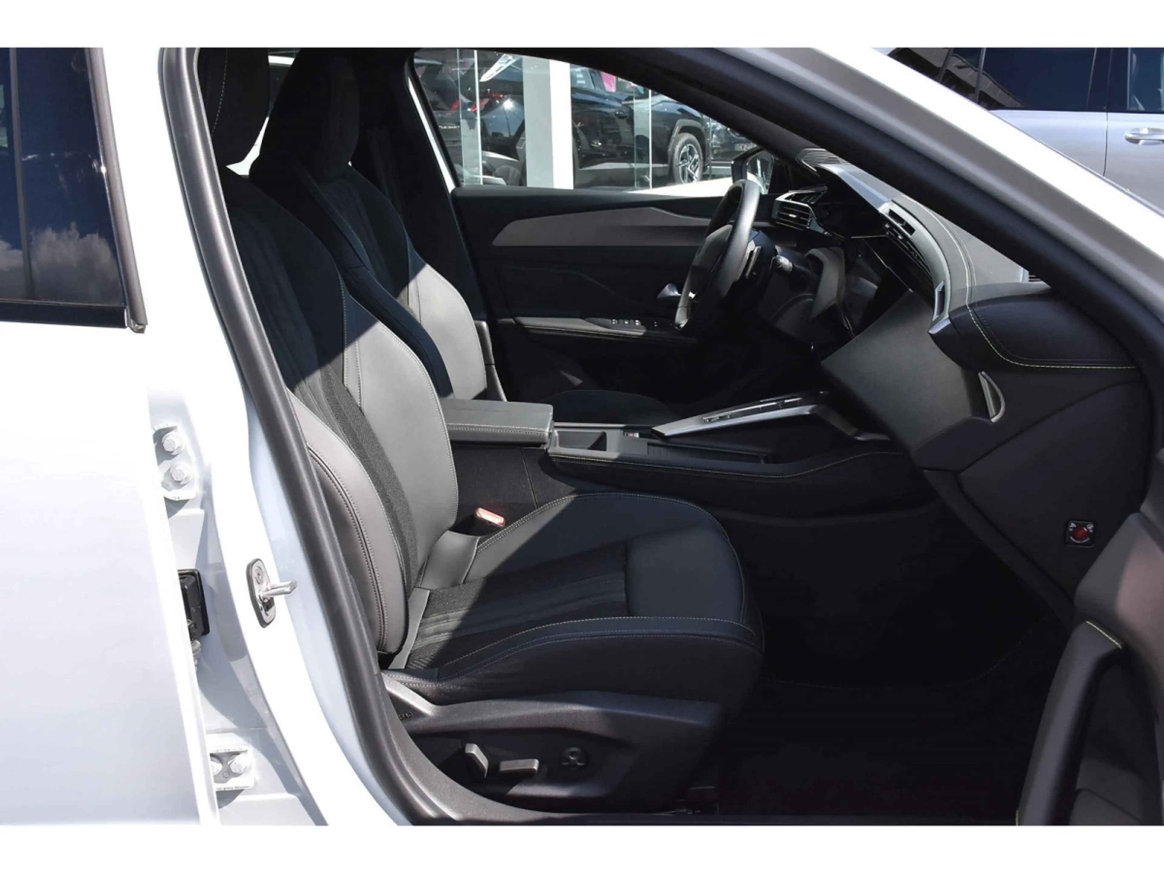 Peugeot 408 1.2 Hybrid 145 e-DCS6 GT MEMO SG MASS CAM360 1° M. — photo 7
