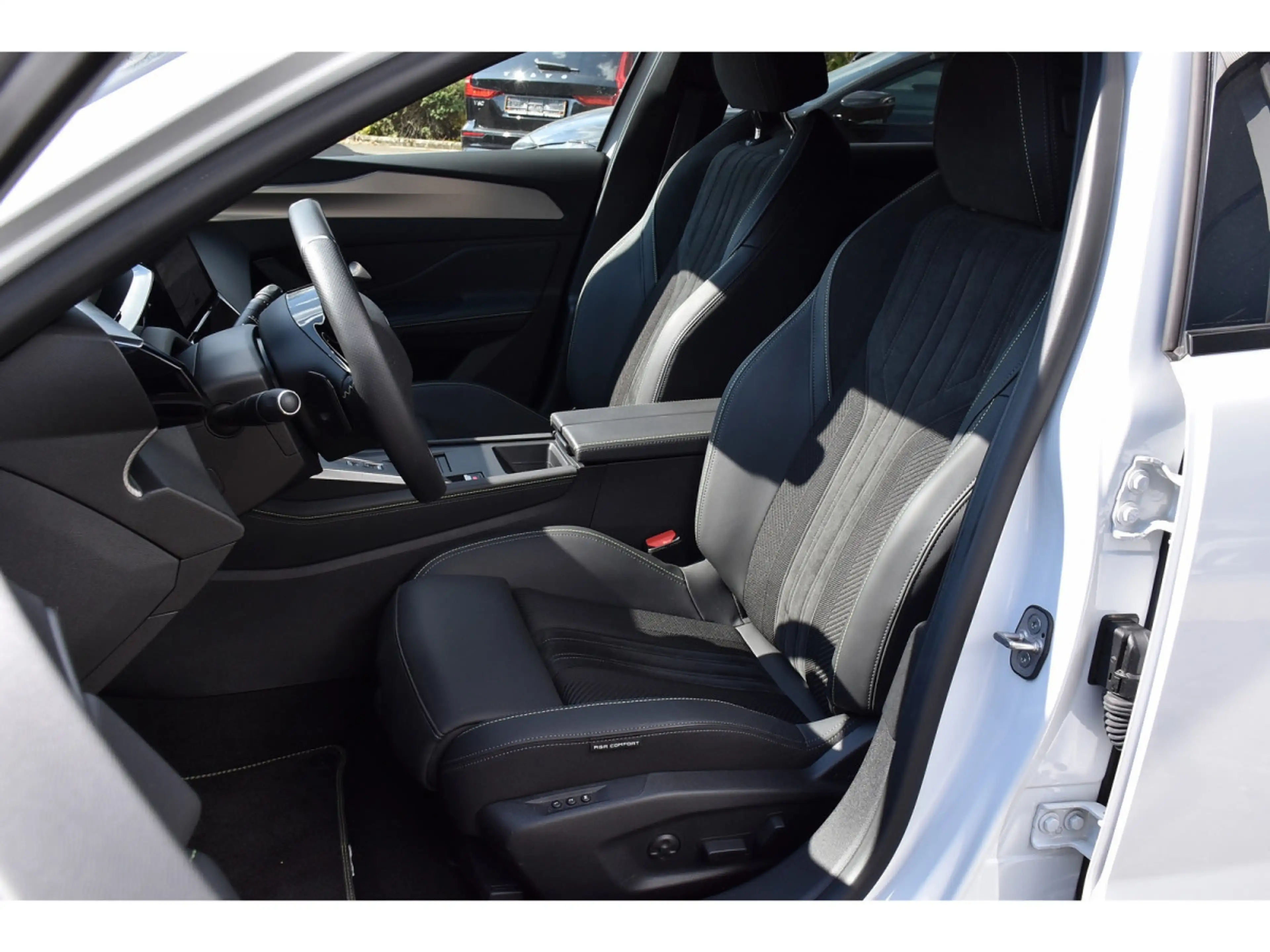 Peugeot 408 1.2 Hybrid 145 e-DCS6 GT MEMO SG MASS CAM360 1° M. — photo 6