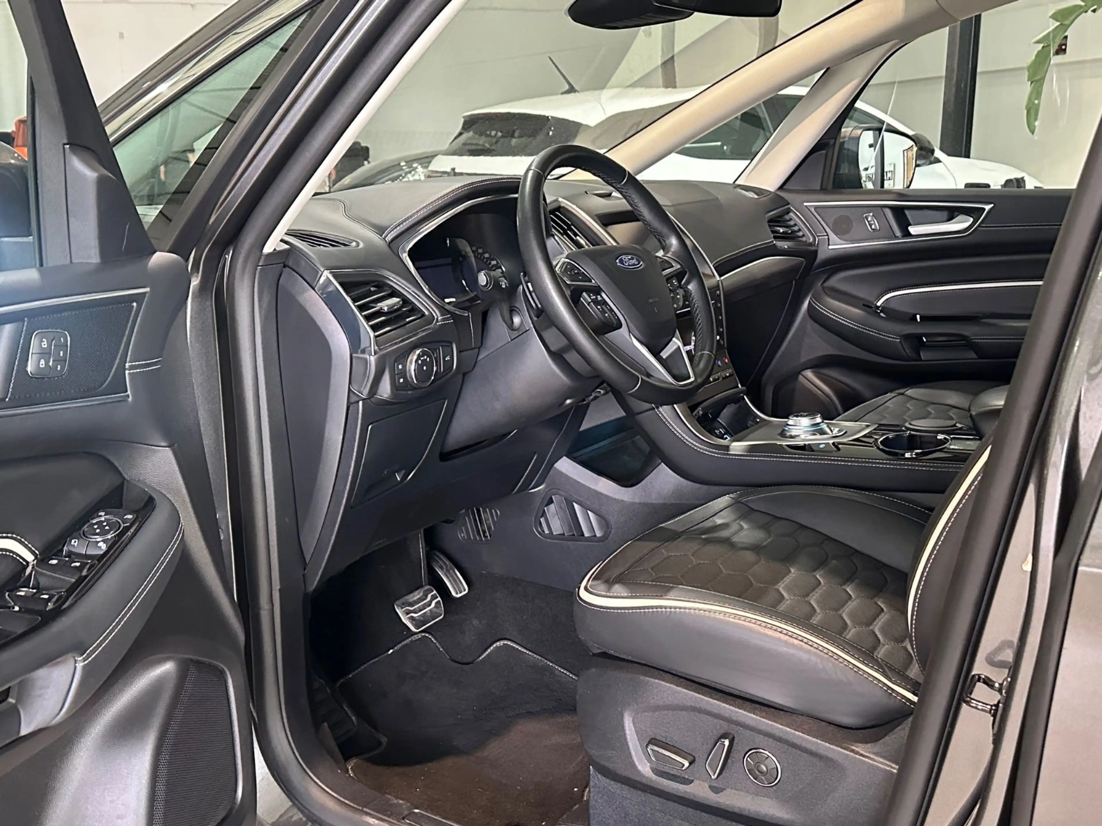 Ford S-Max 2.0 Vignale*4x Verfügbar,ACC,Standheizung* — photo 9