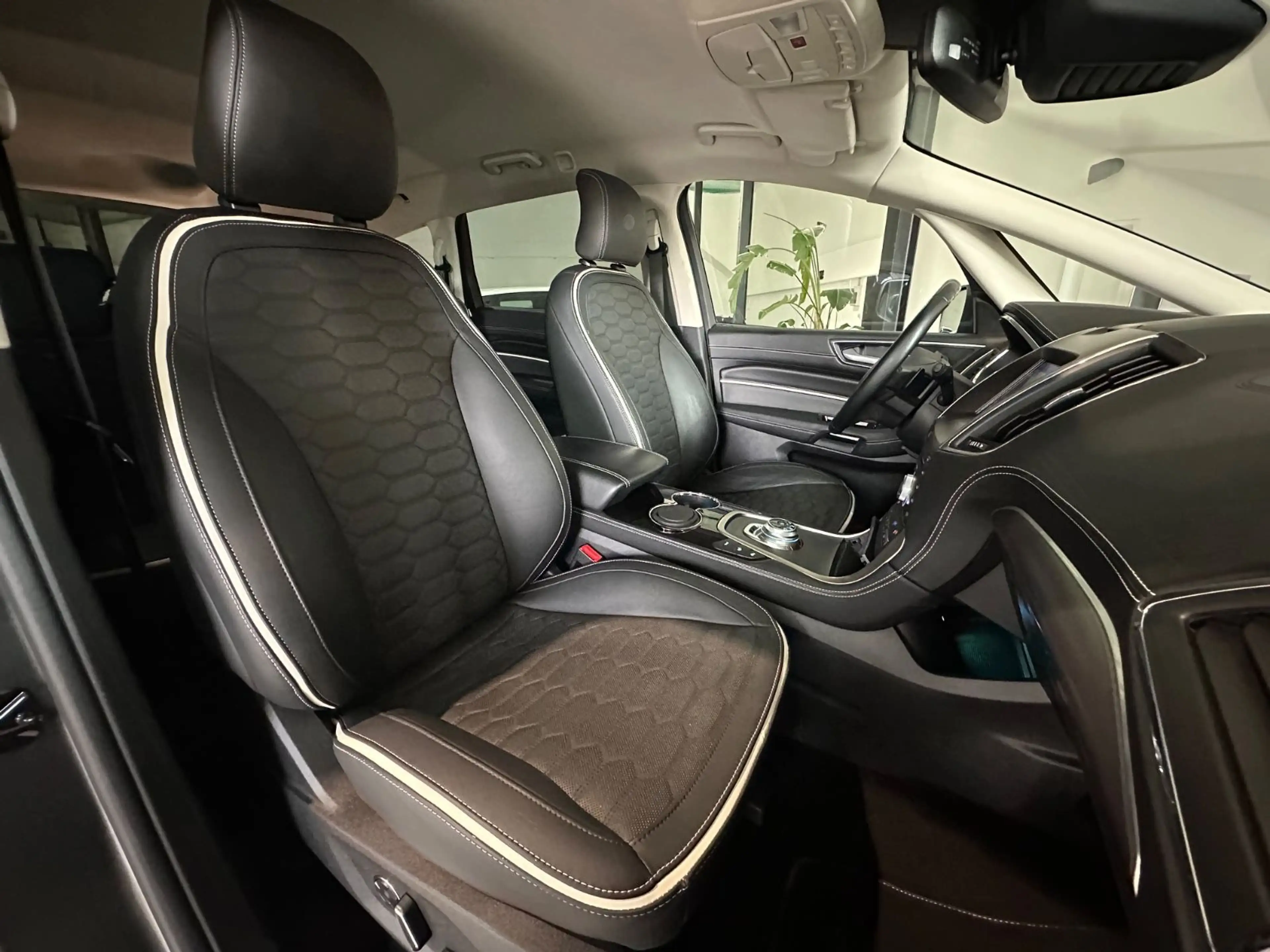 Ford S-Max 2.0 Vignale*4x Verfügbar,ACC,Standheizung* — photo 15