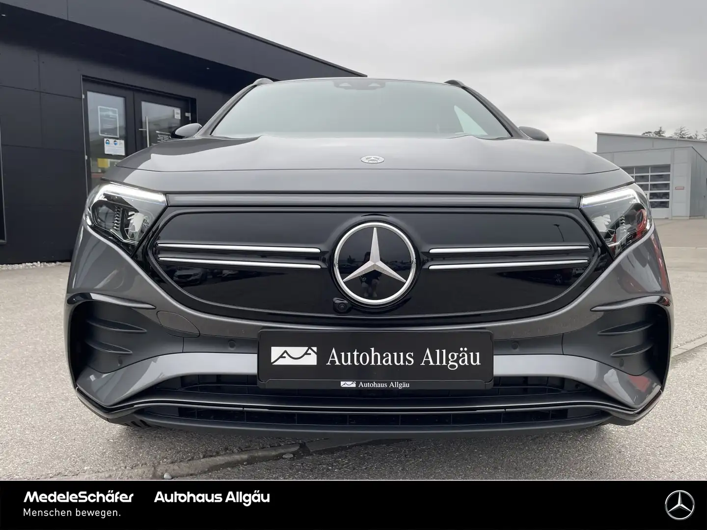 Mercedes-Benz EQA 300 EQA 300 4M AMG Night LED+360°+PANO+AHK+HUD+DISTR Gri - 2